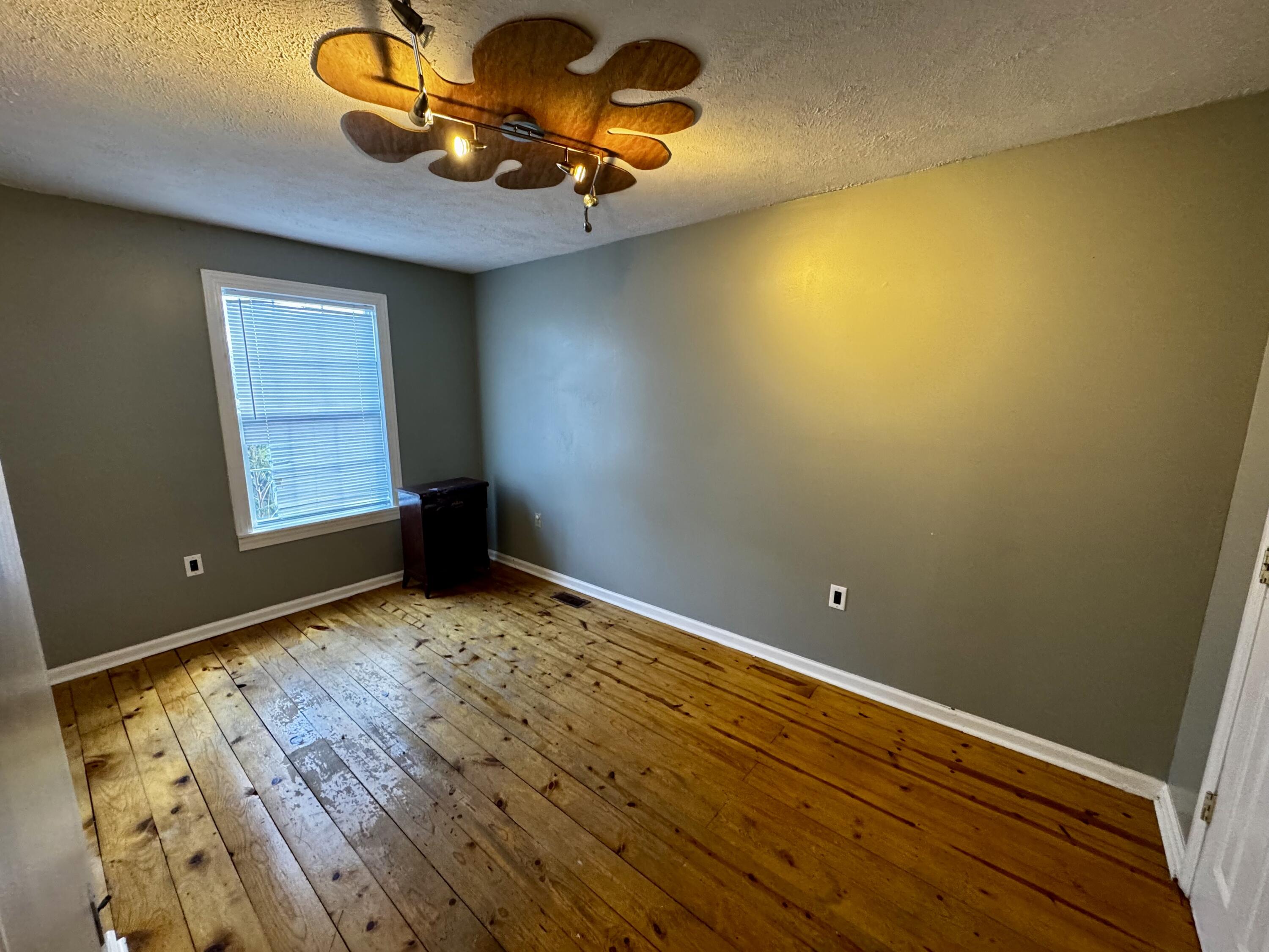 555 N Limestone A Property Photo 13