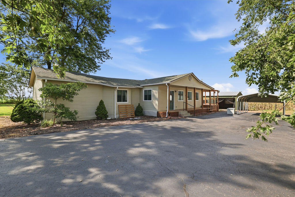 1332 Batts Road Property Photo 1