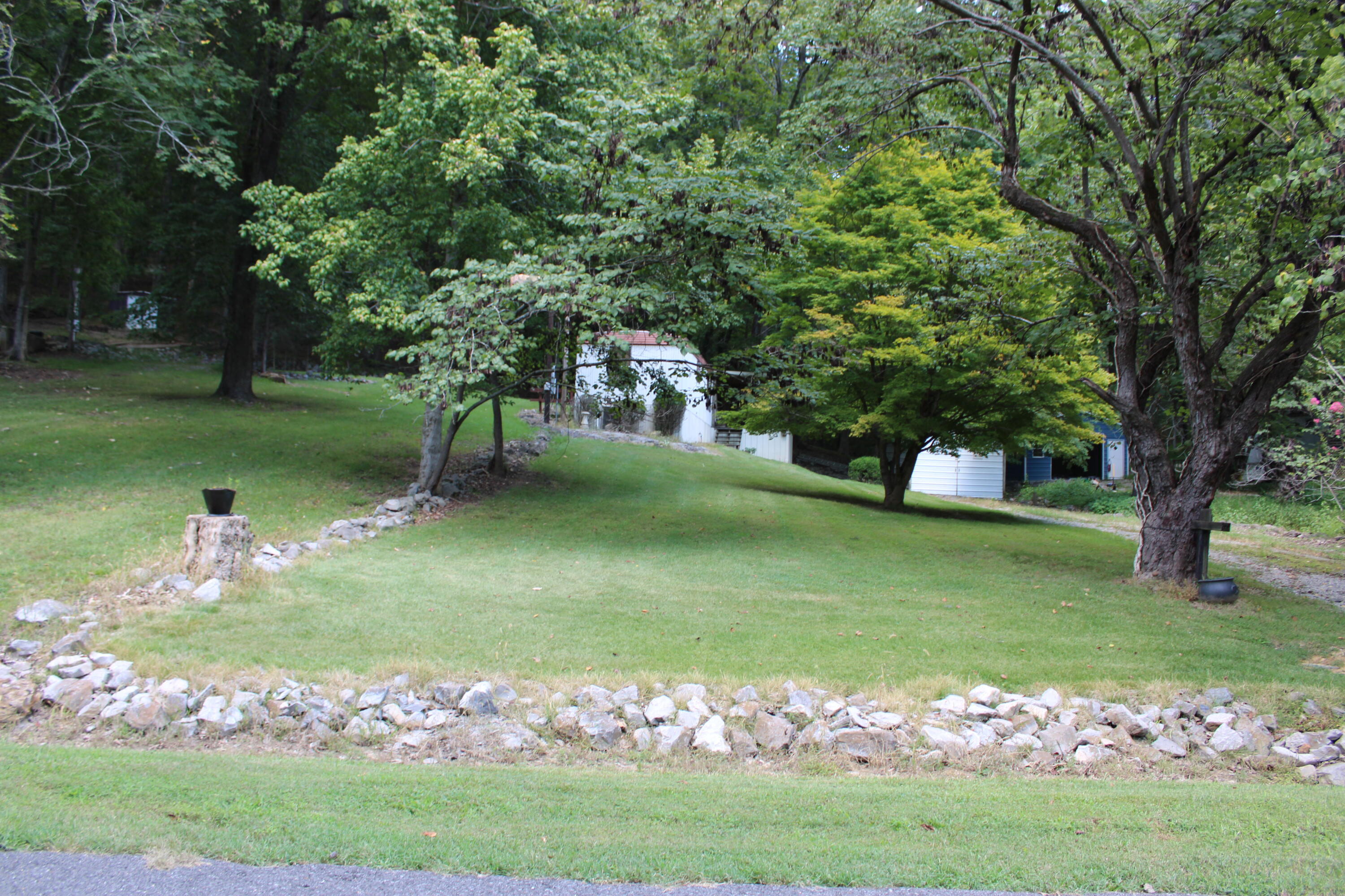 100 Robin Lane Property Photo 18
