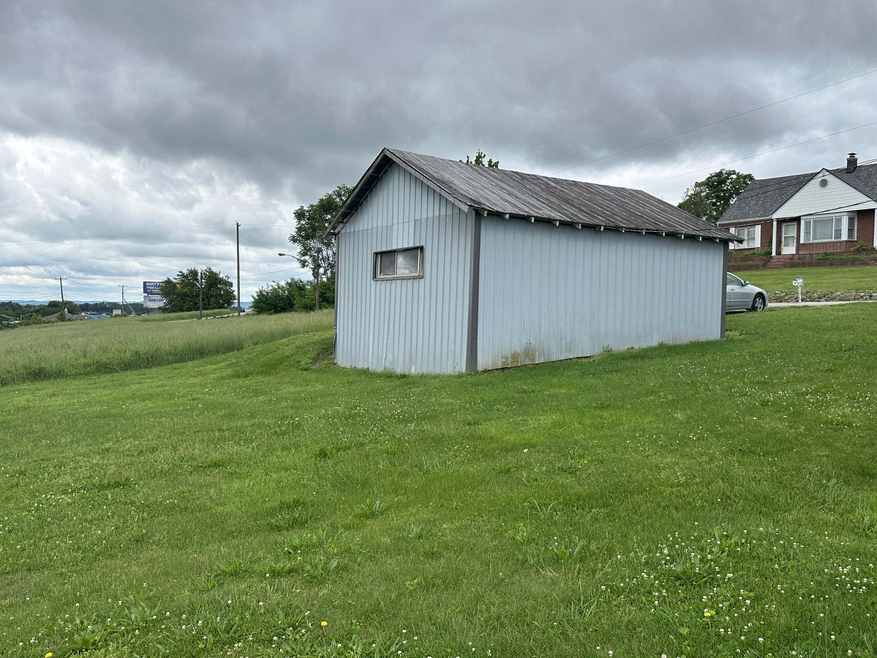 711 Correll Street Property Photo 6