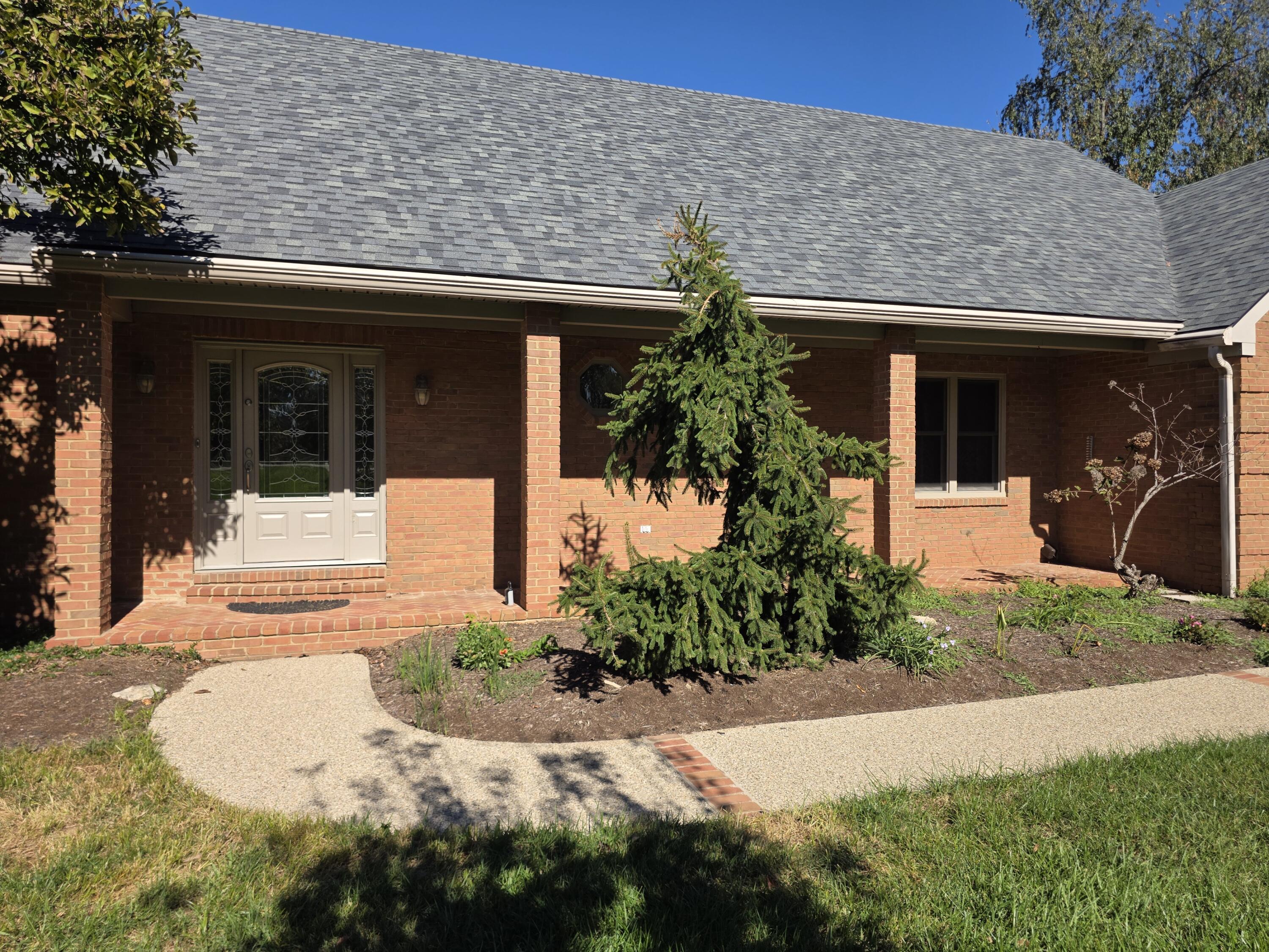 152 Treetop Court Property Photo 1