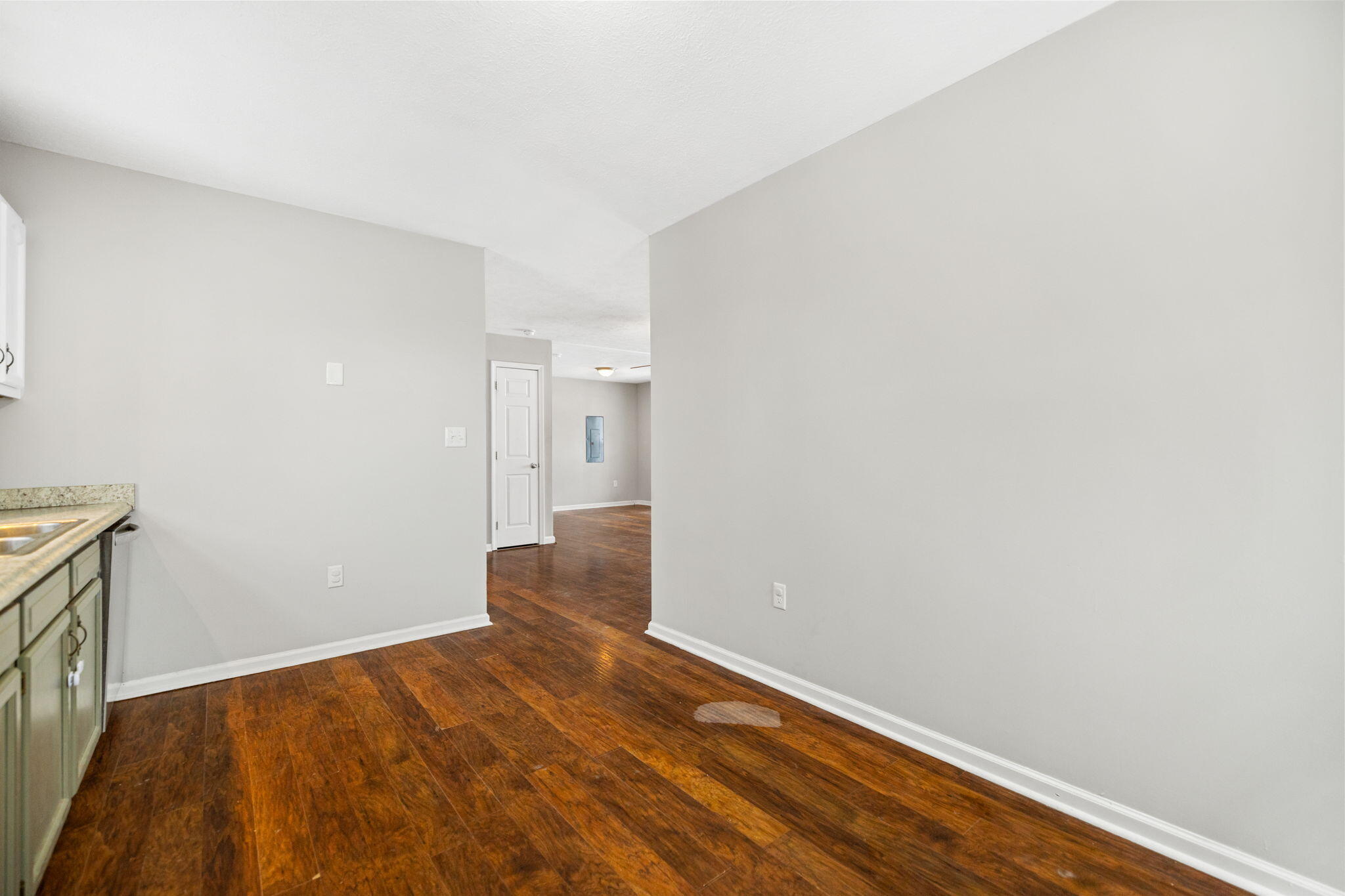 211 Willow Street Property Photo 8