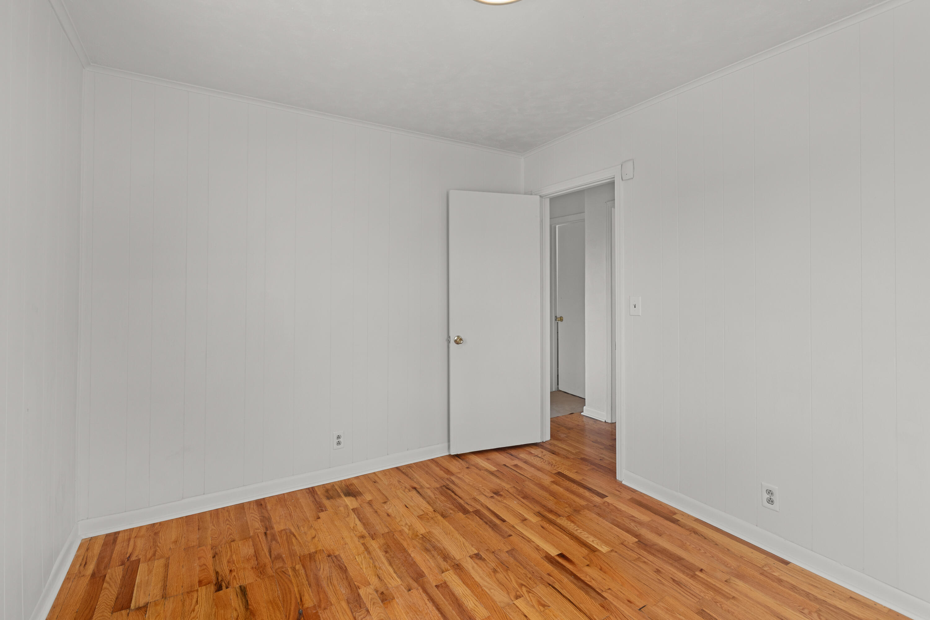 323 1/2 Lincoln Street Property Photo 13