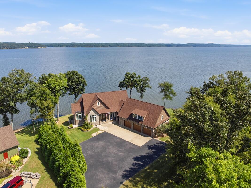 749 Dock Drive Property Photo 1