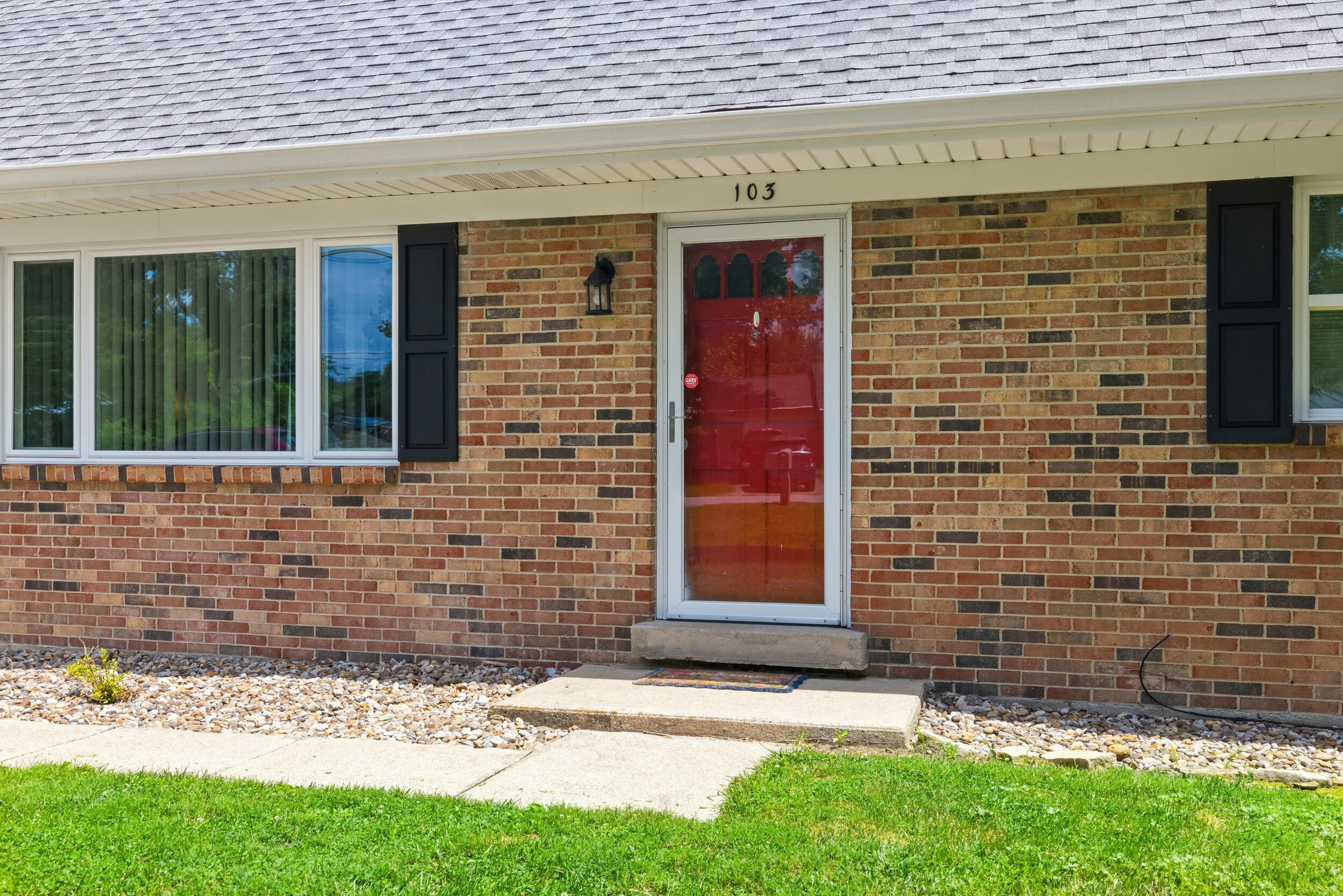103 Estonia Drive Property Photo 4