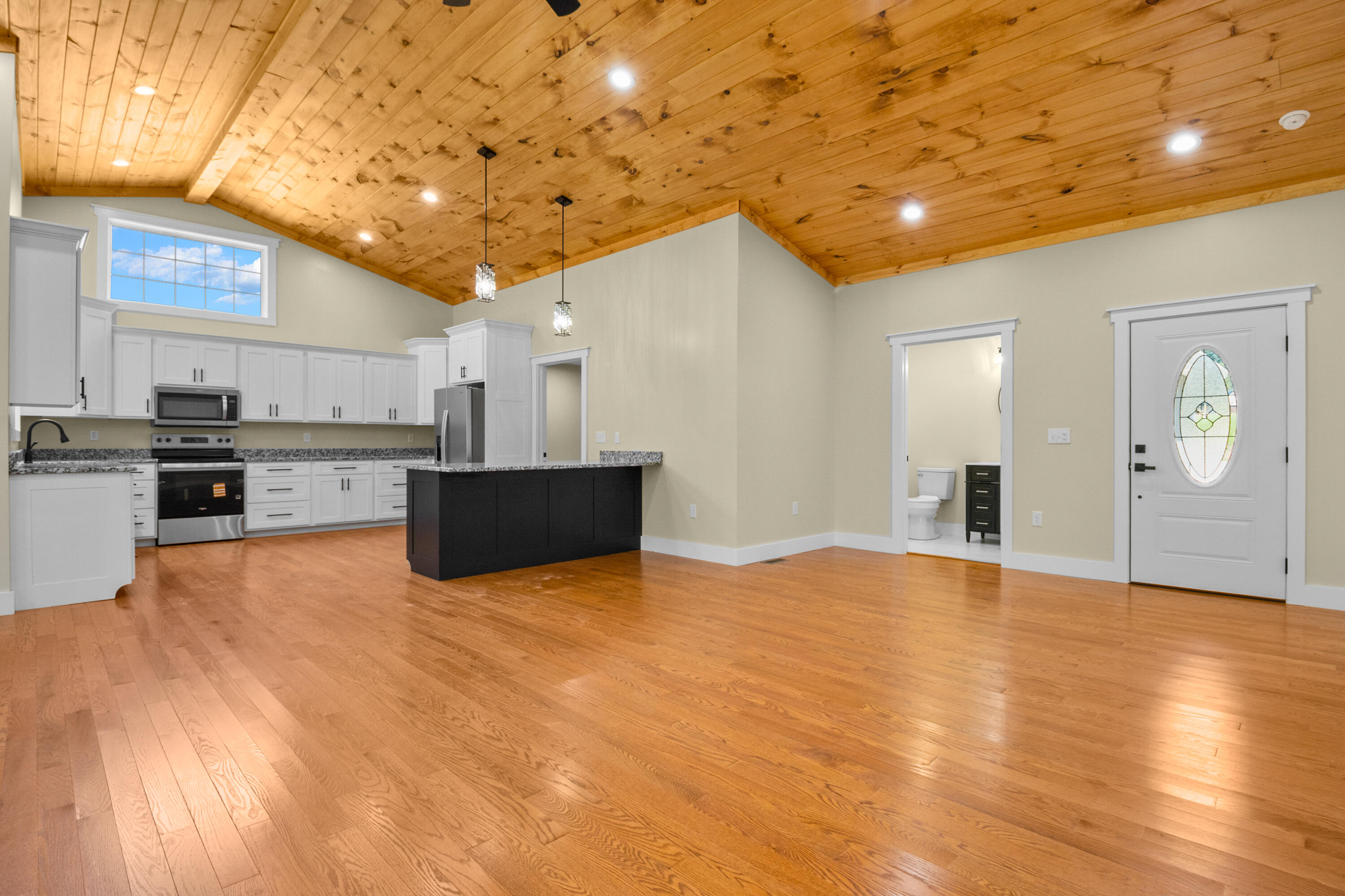 170 Laredo Drive Property Photo 9