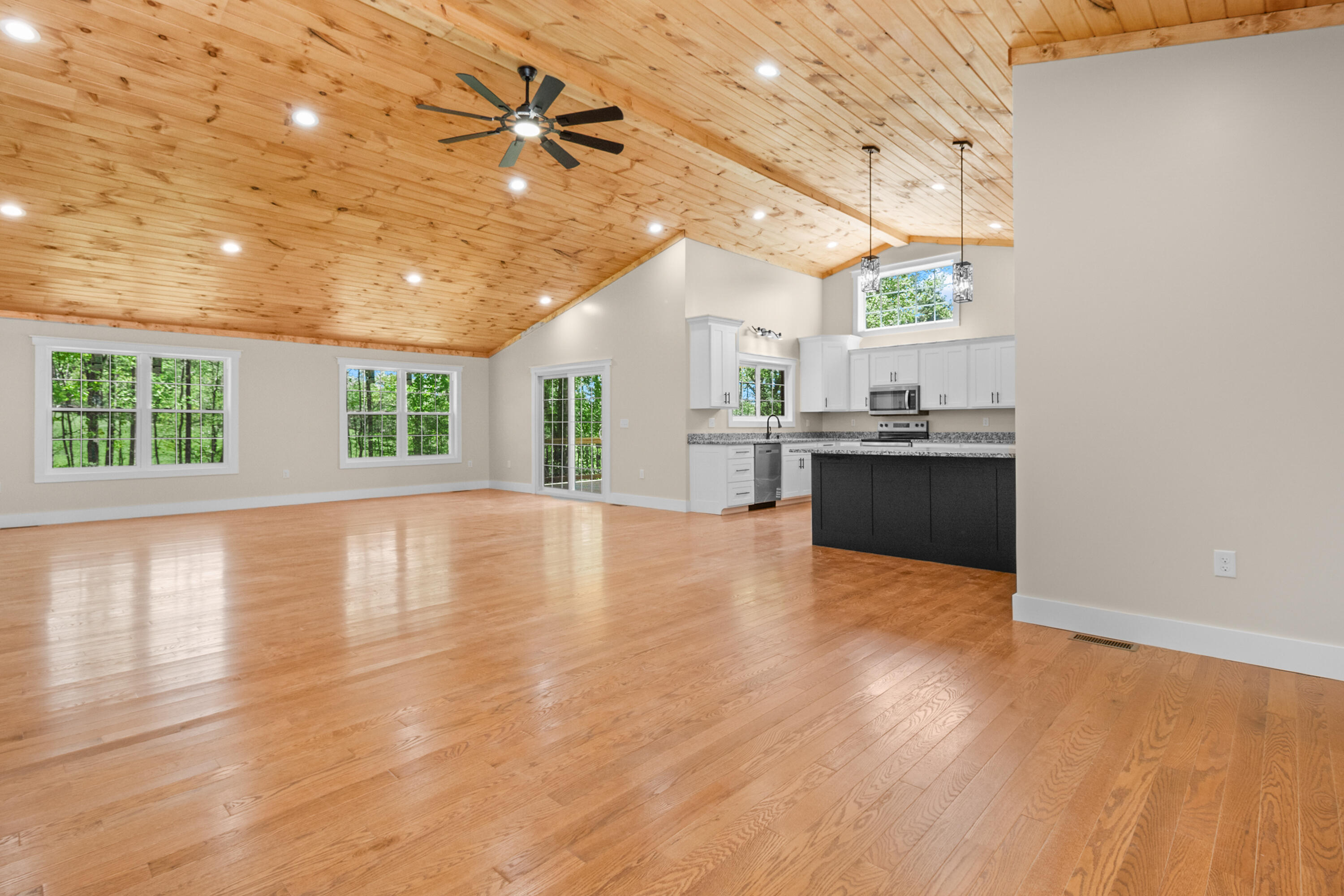 170 Laredo Drive Property Photo 16