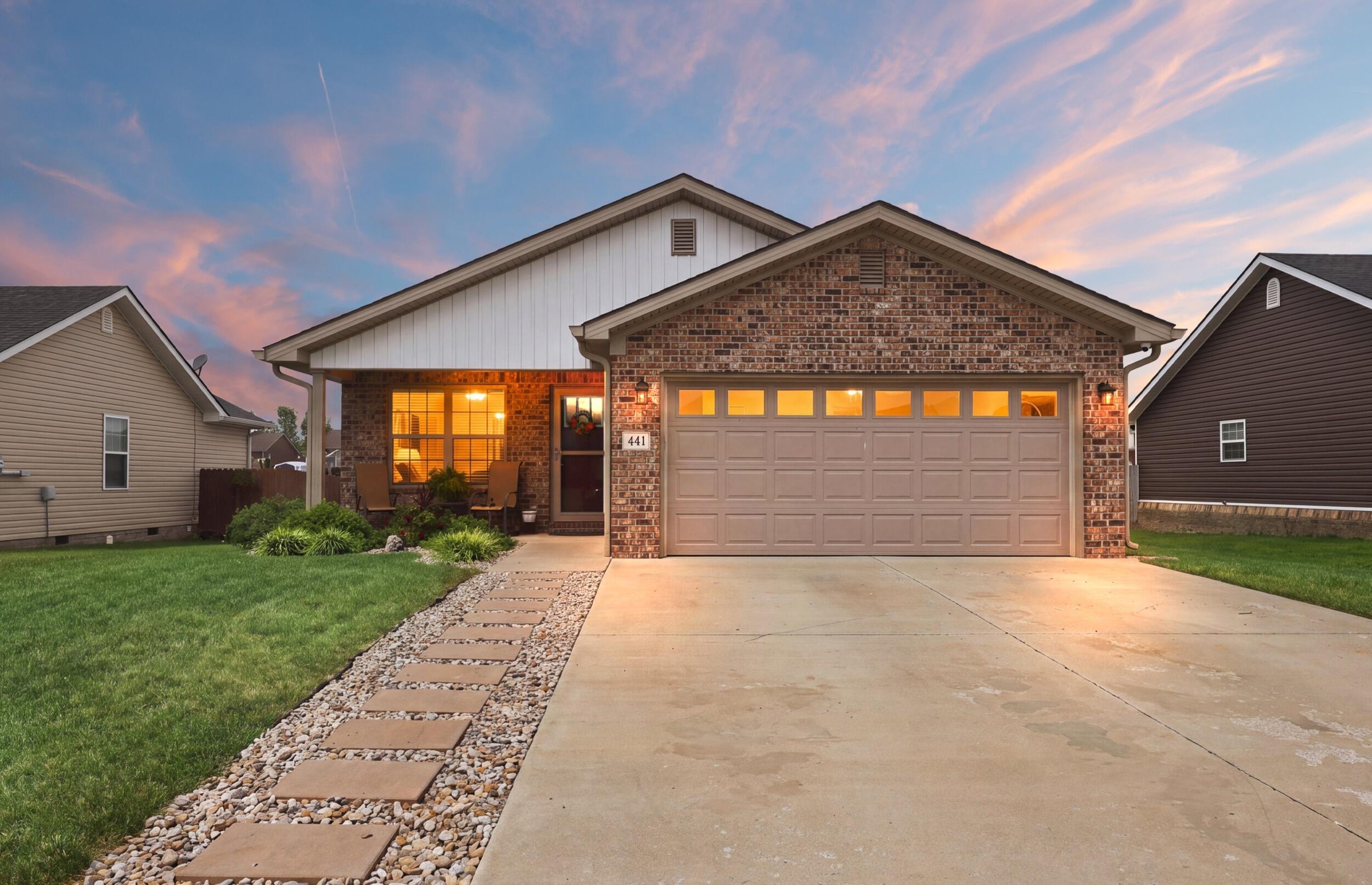 441 Middle Creek Way Property Photo 1