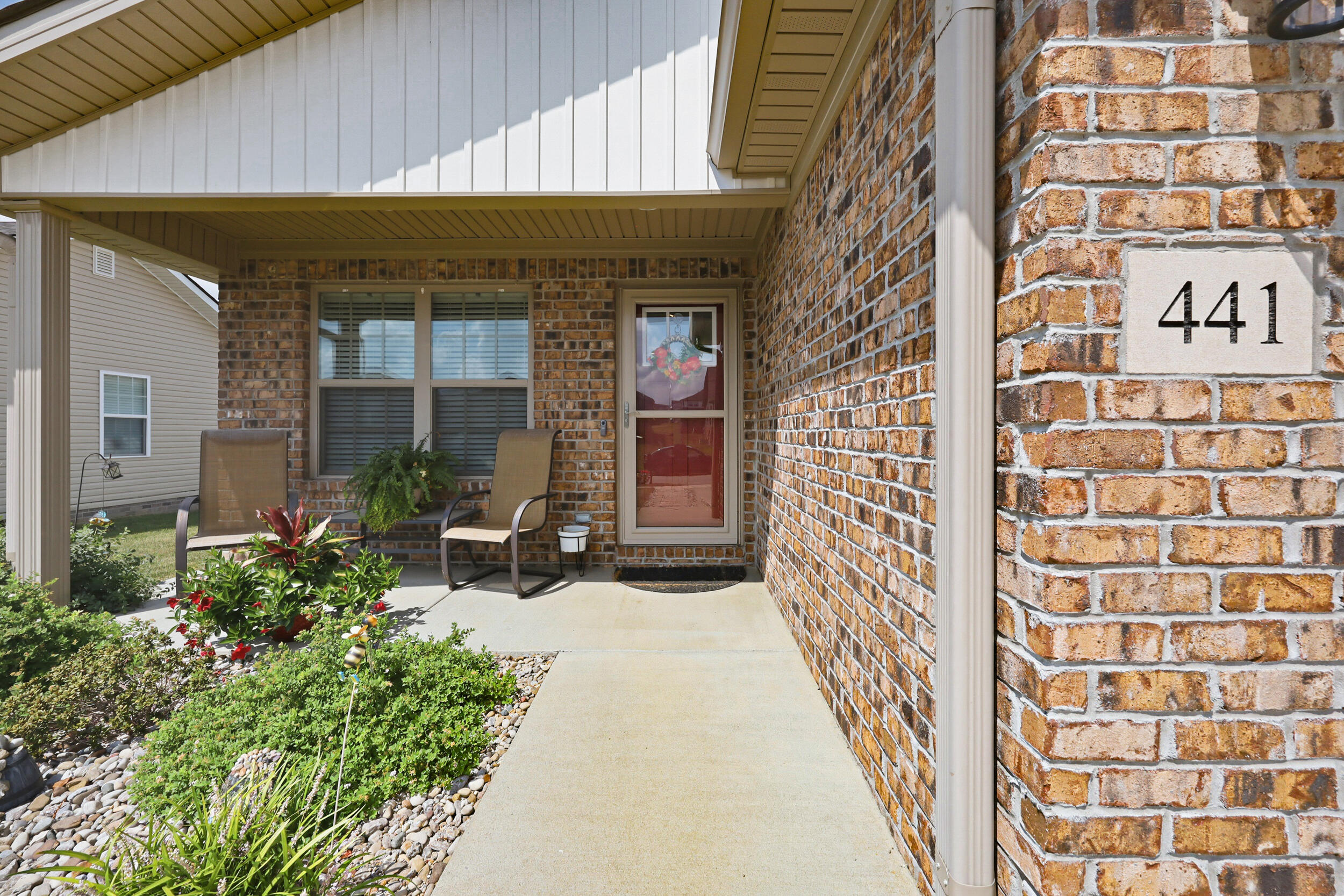 441 Middle Creek Way Property Photo 2