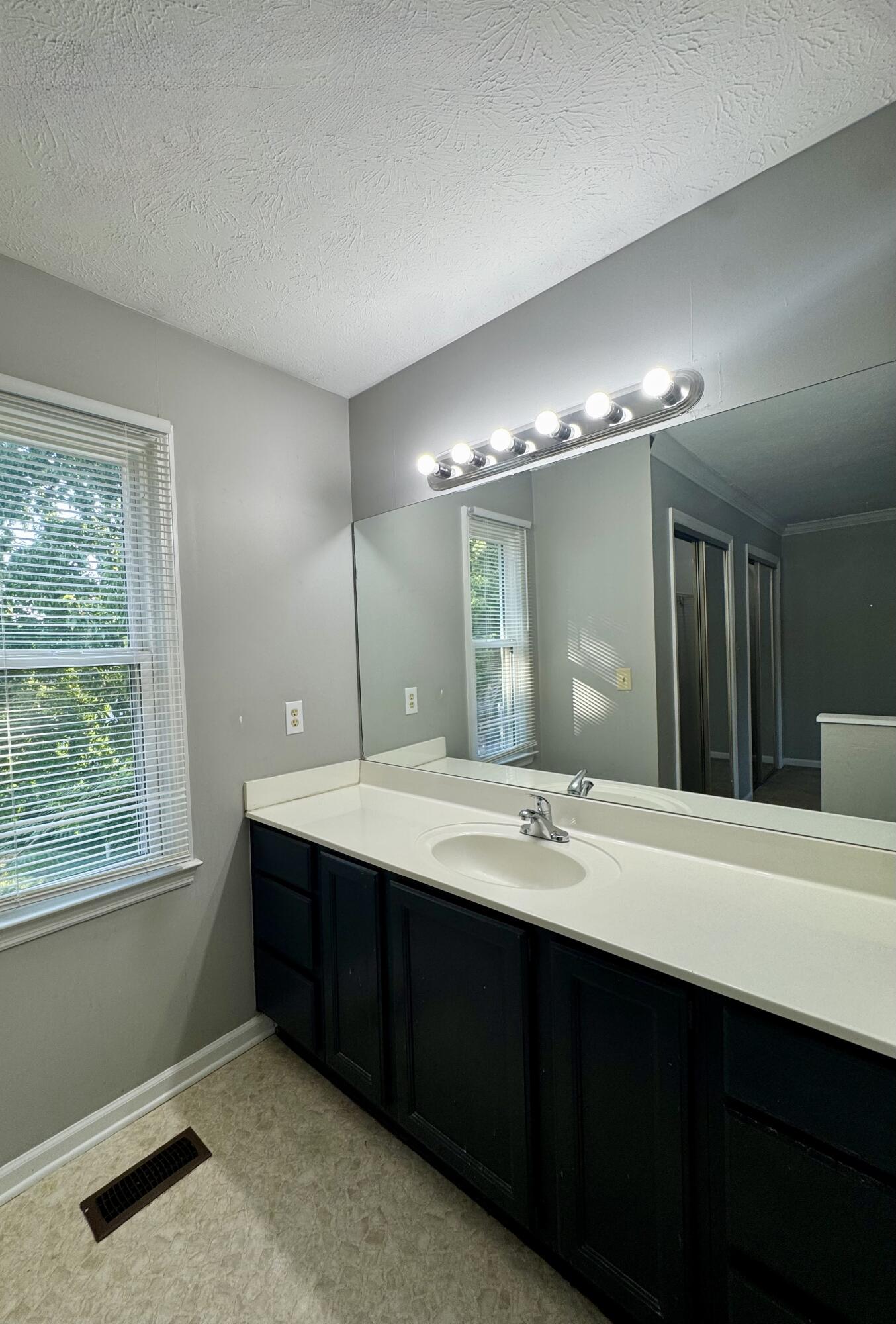 344 Stonegate Way Property Photo 27