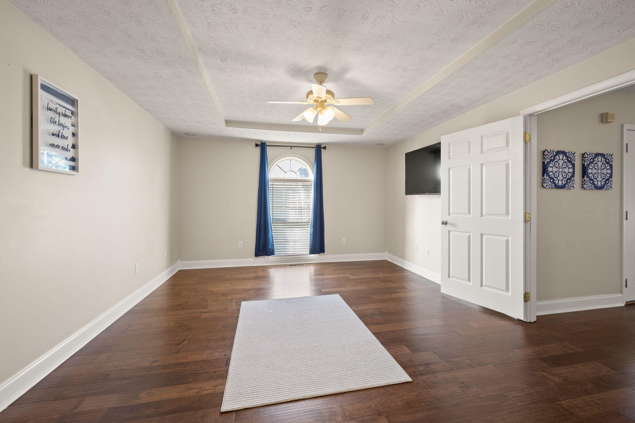 176 Surrey Way Property Photo 27