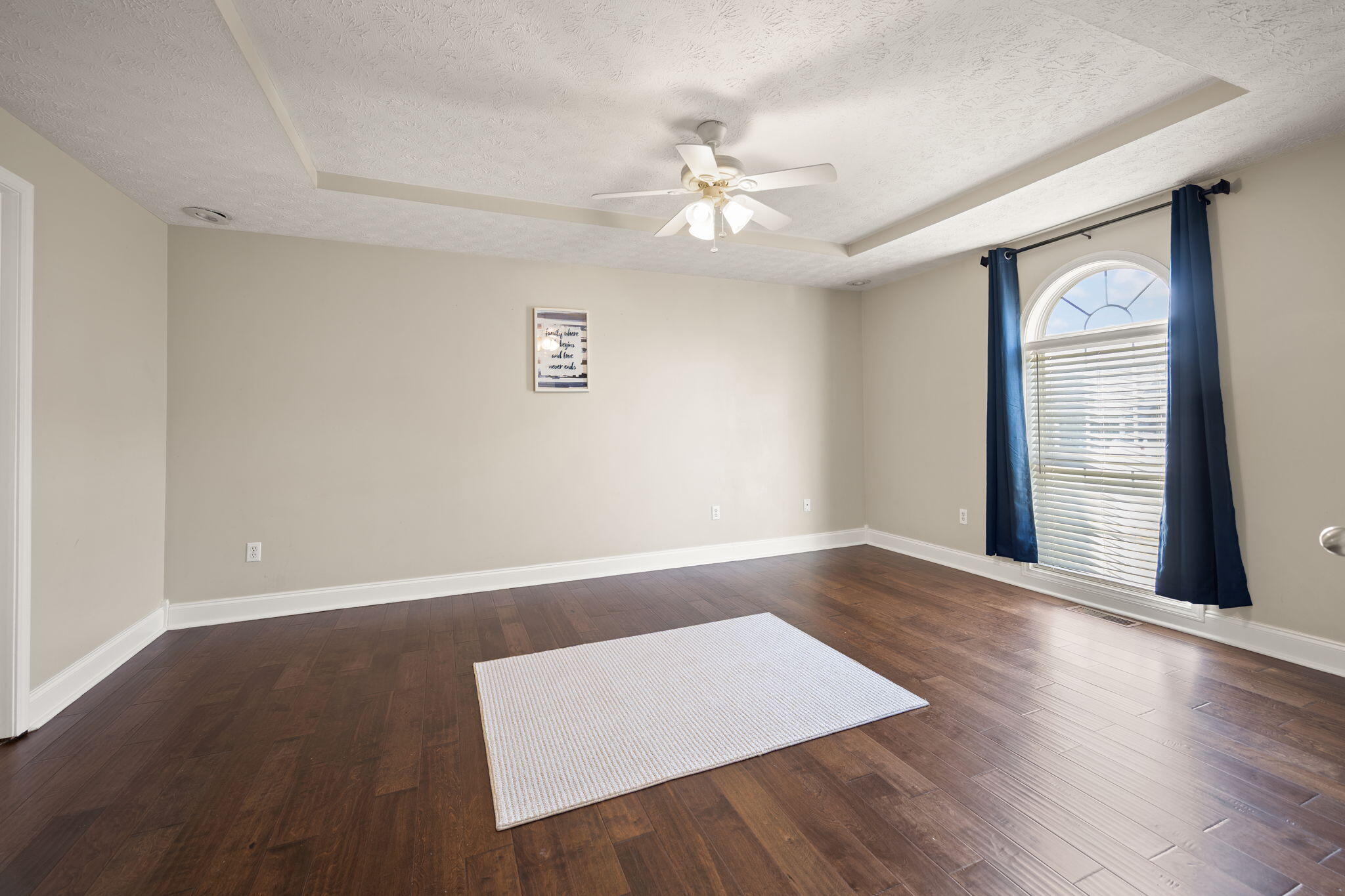 176 Surrey Way Property Photo 28