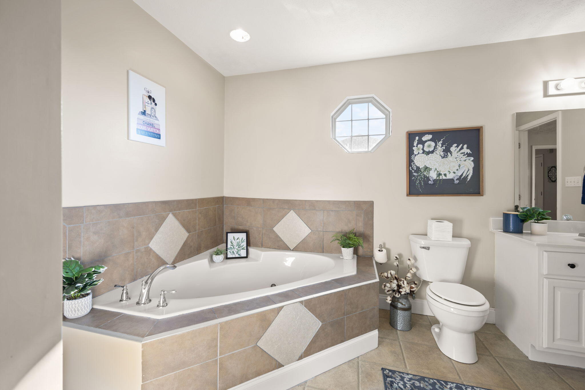 176 Surrey Way Property Photo 30