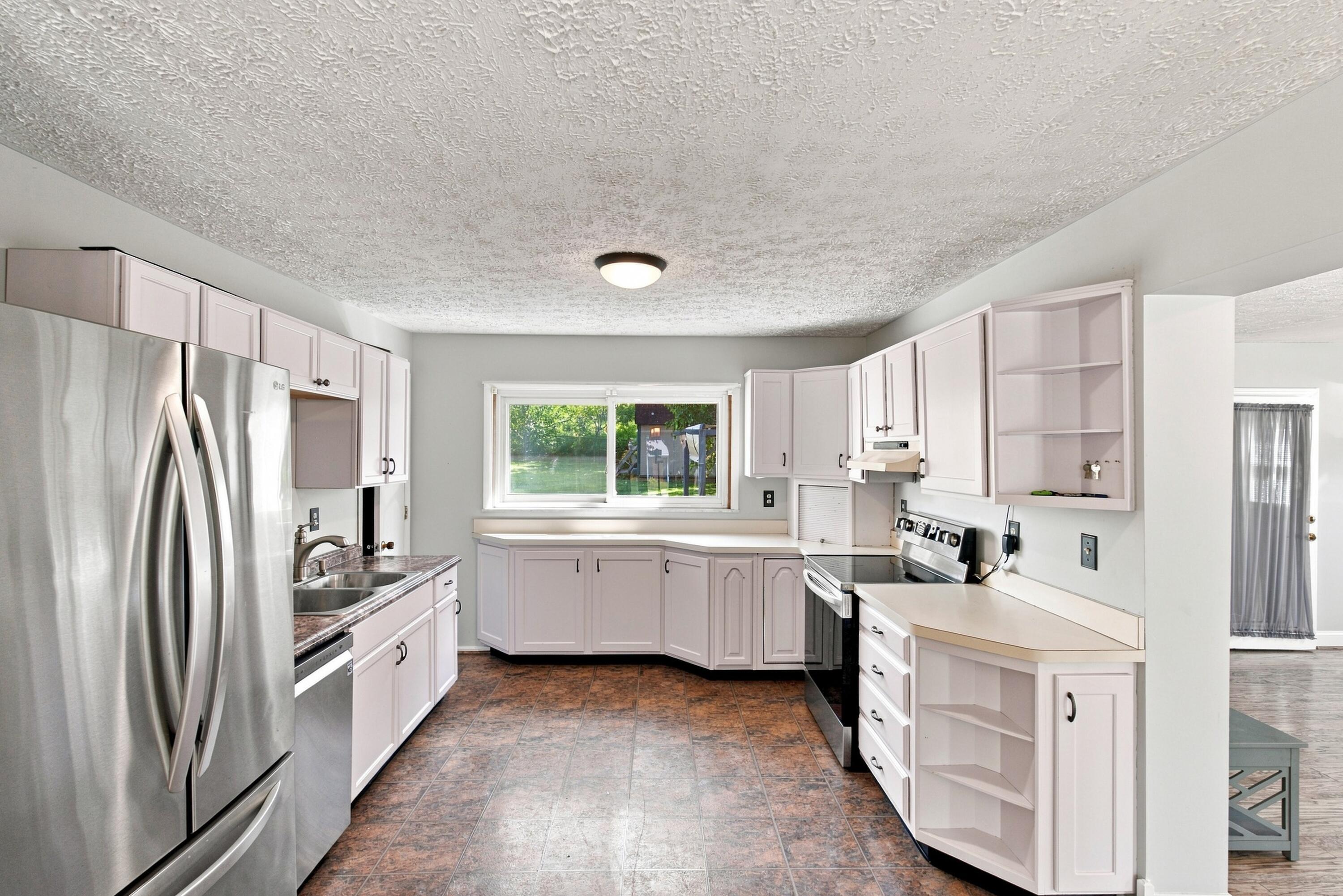 2432 La Rochelle Road Property Photo 7