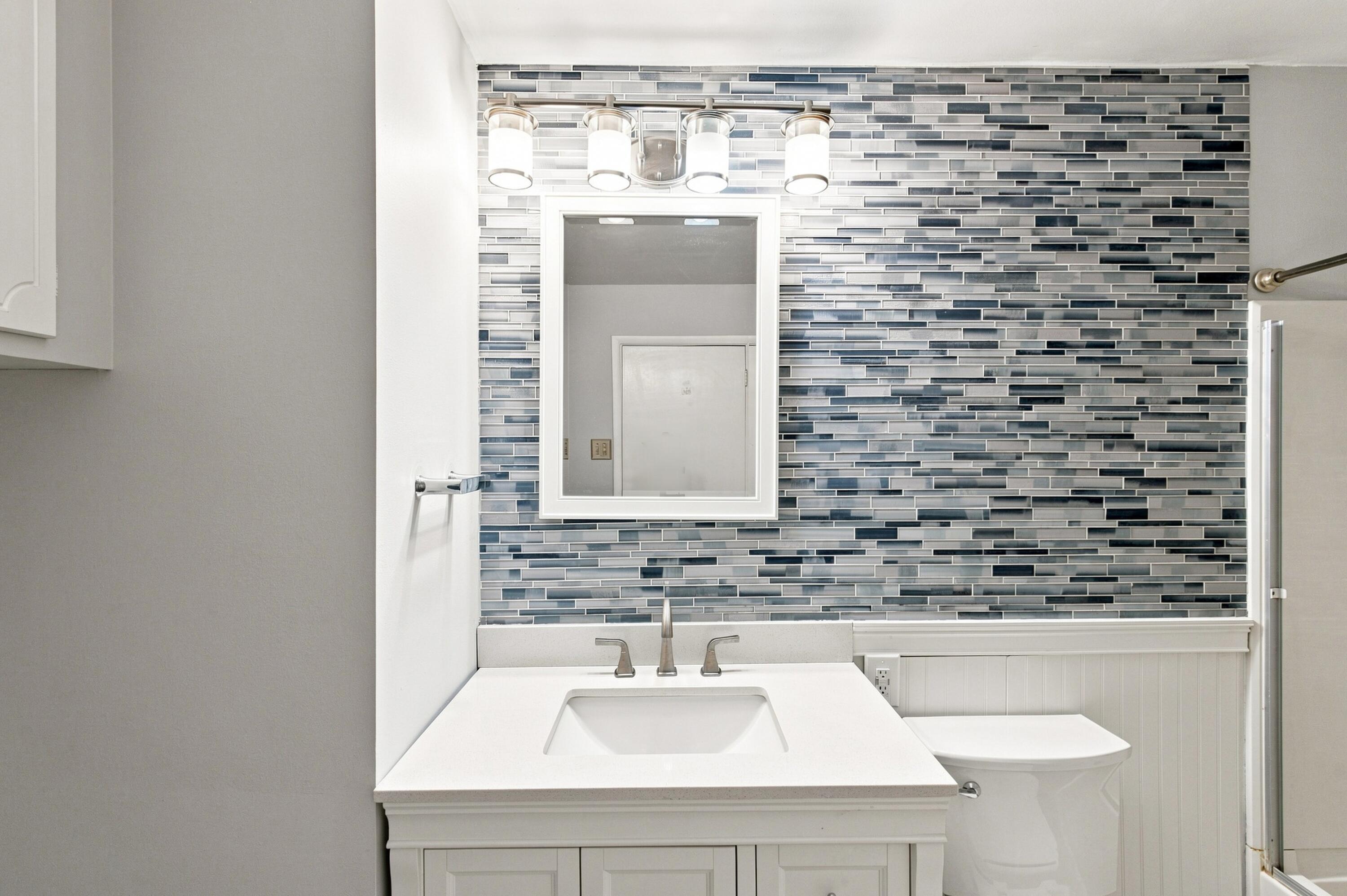 2432 La Rochelle Road Property Photo 14