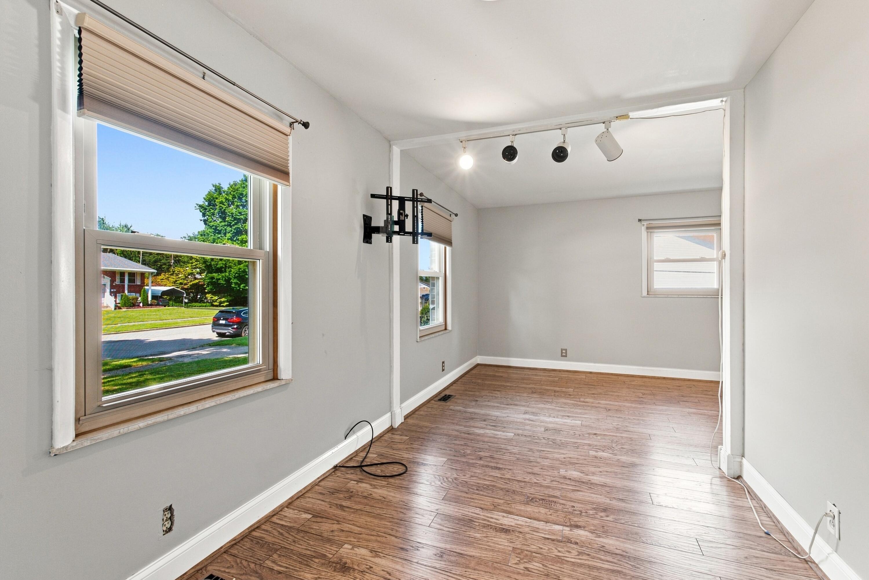 2432 La Rochelle Road Property Photo 17