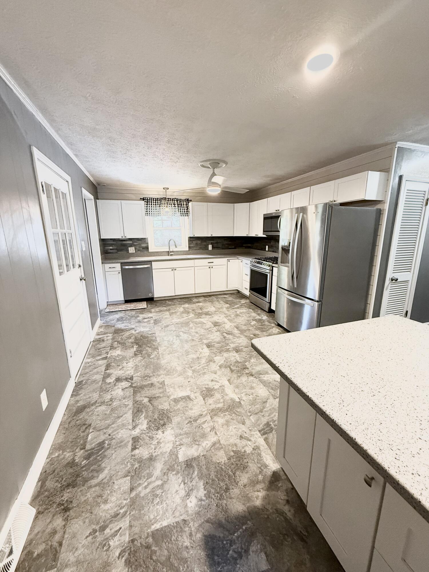 403 Fairlane Drive Property Photo 4