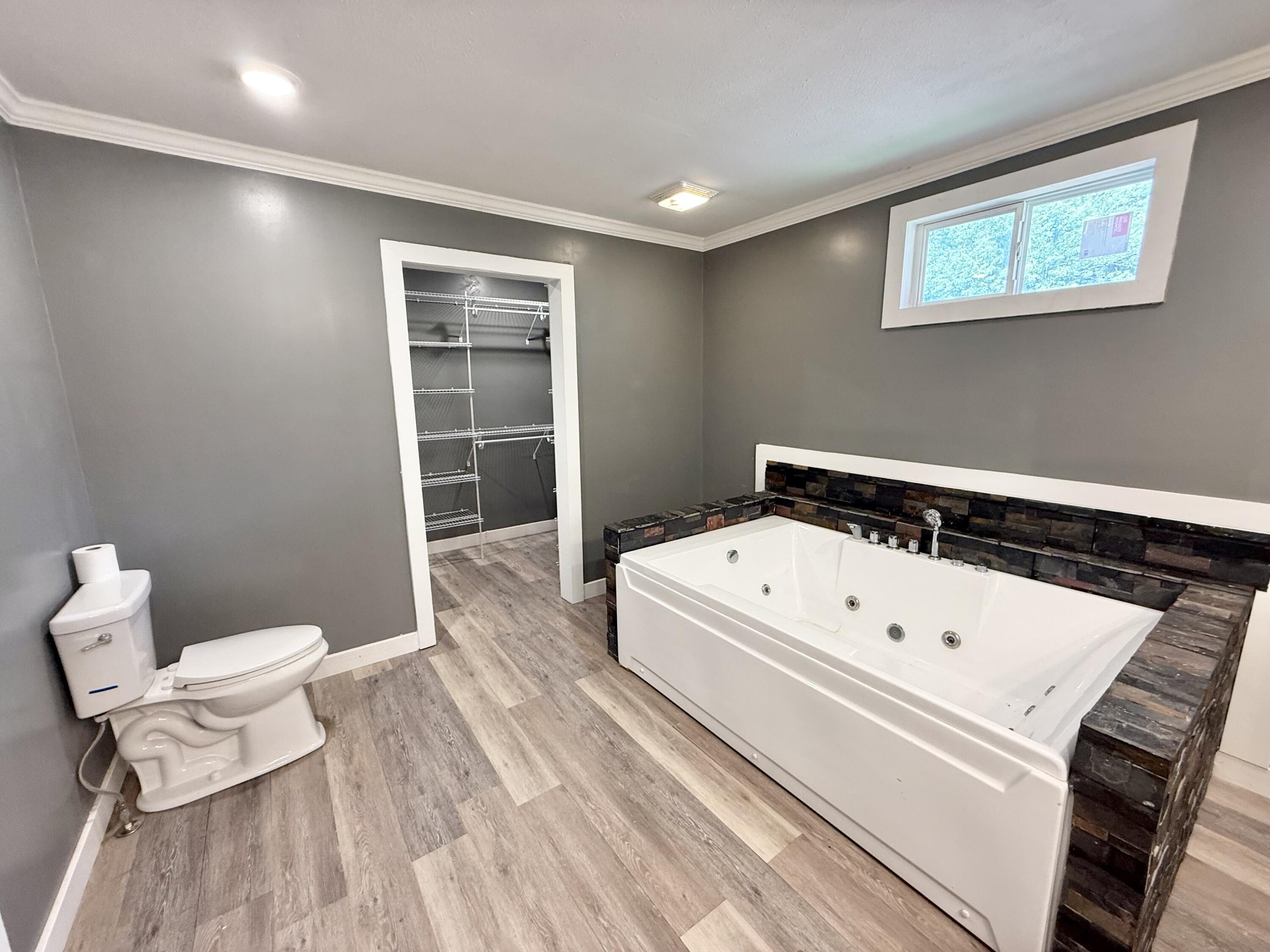 403 Fairlane Drive Property Photo 10