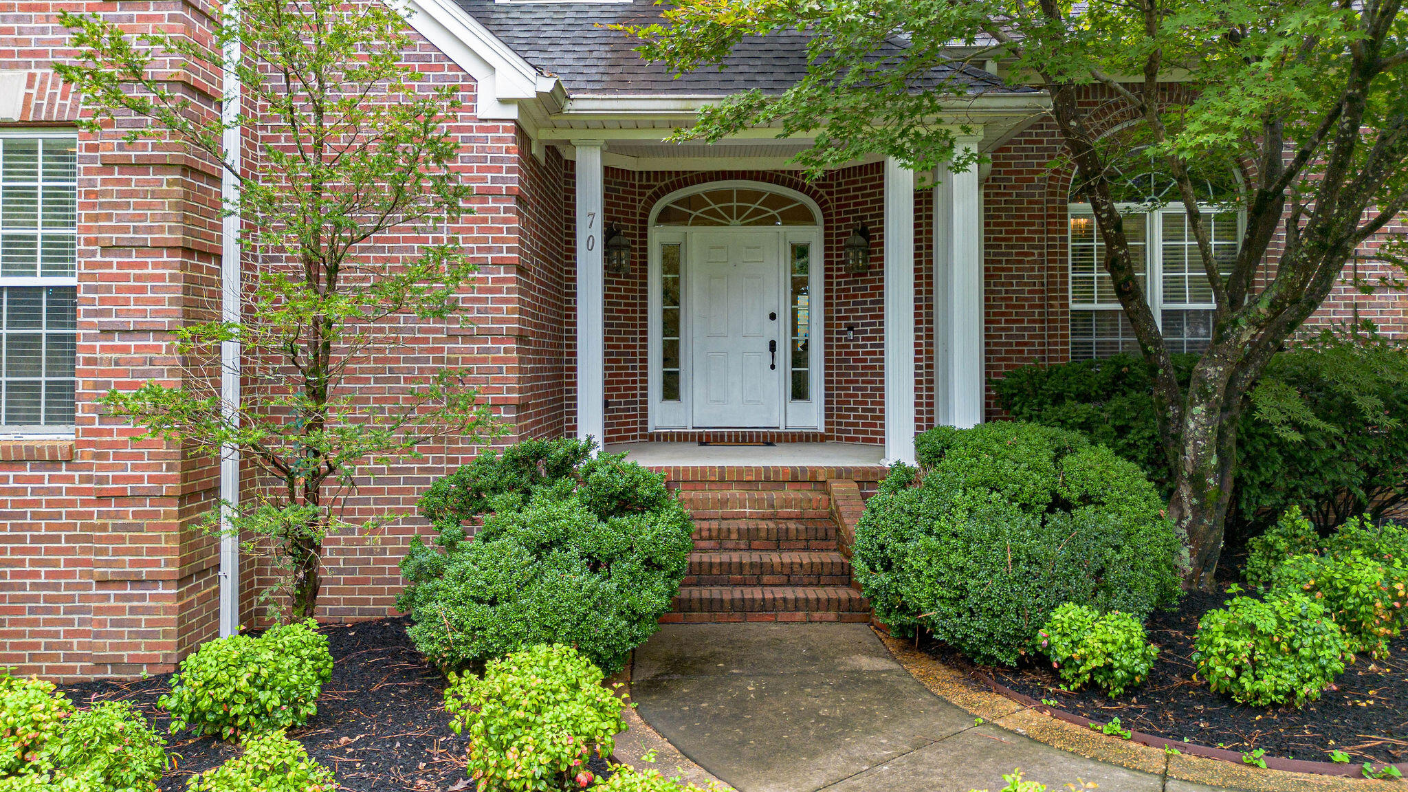 70 Barrington Circle Property Photo 4