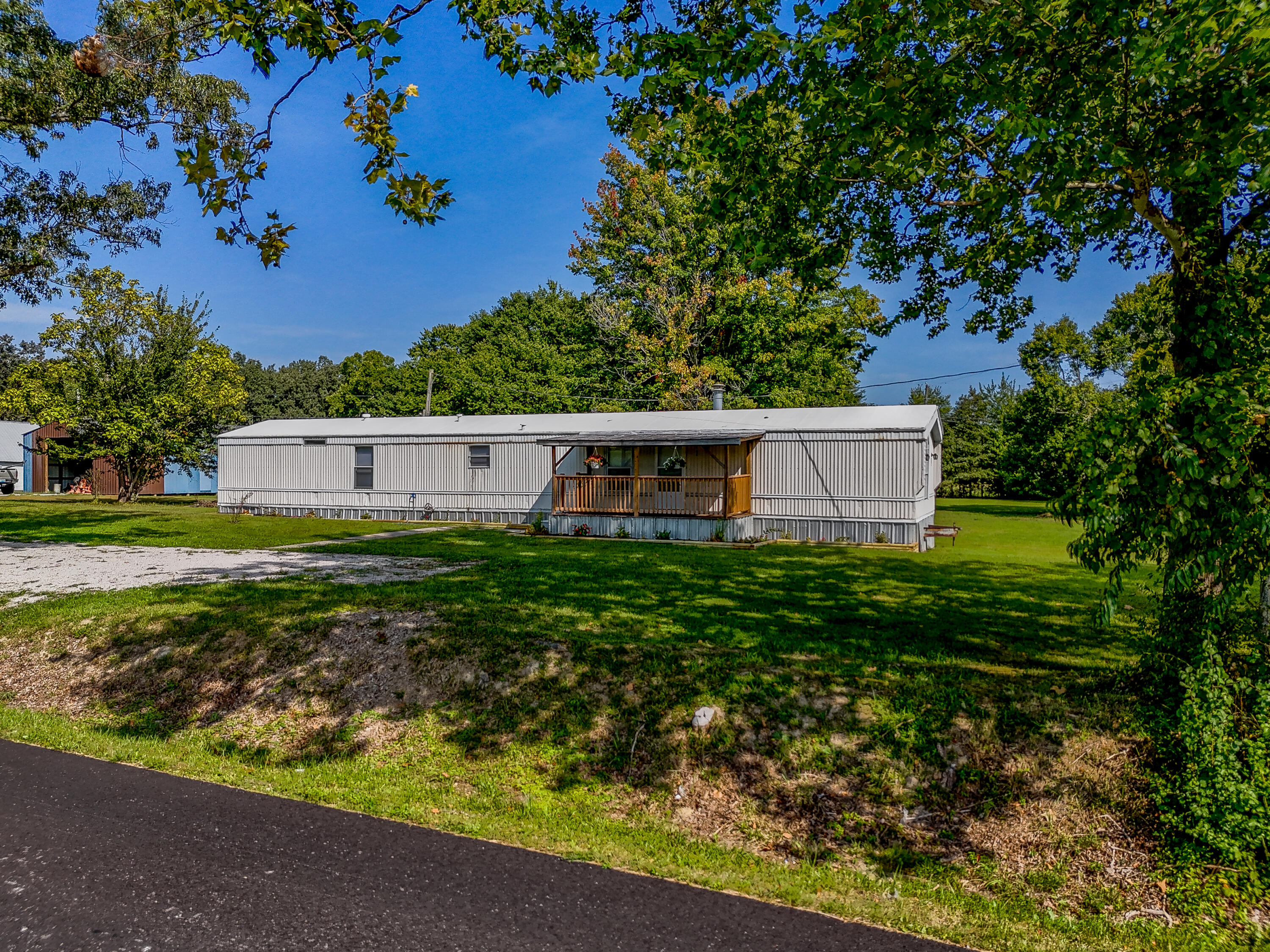 749 Vanlandingham Road Property Photo 13