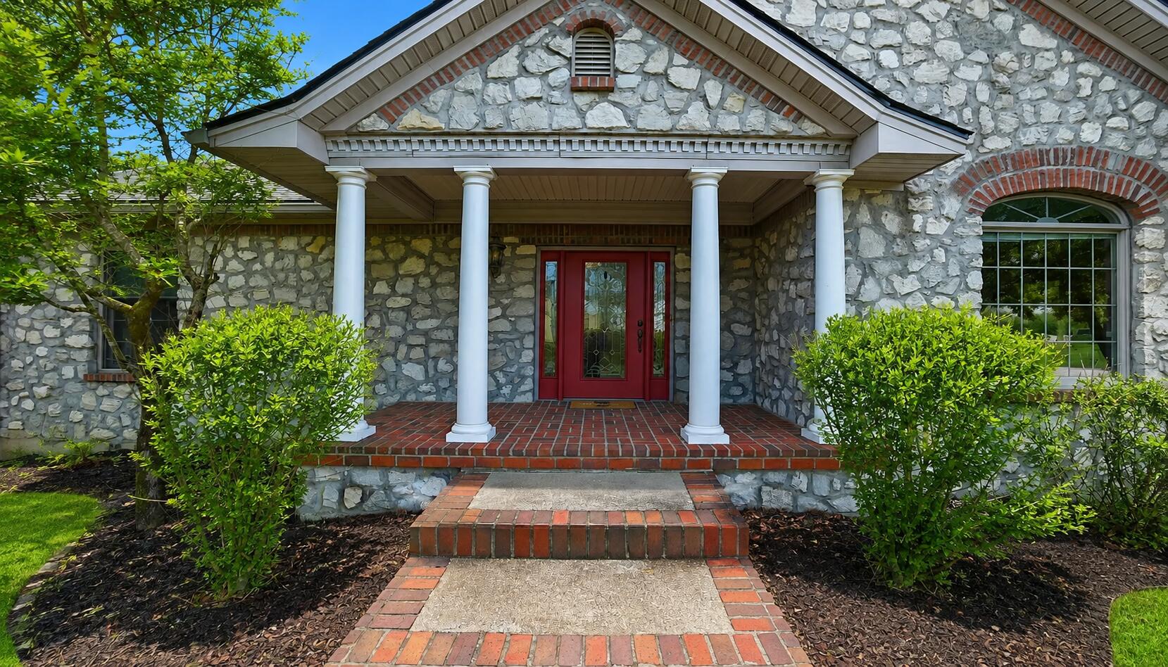 120 Old Pond Way Property Photo 3