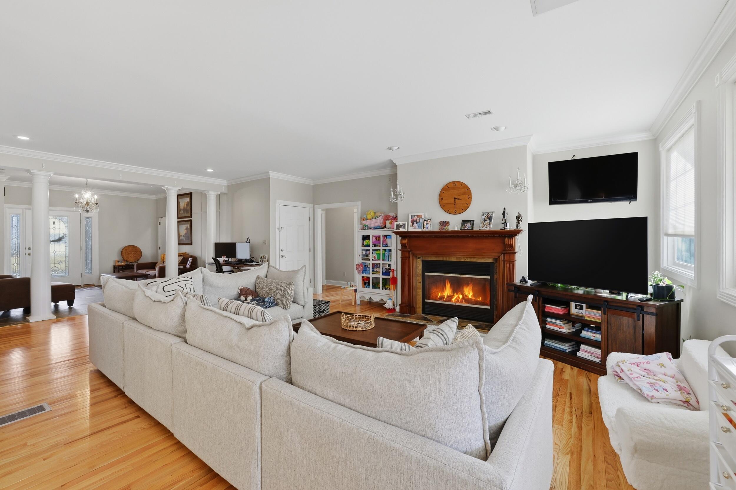 120 Old Pond Way Property Photo 8