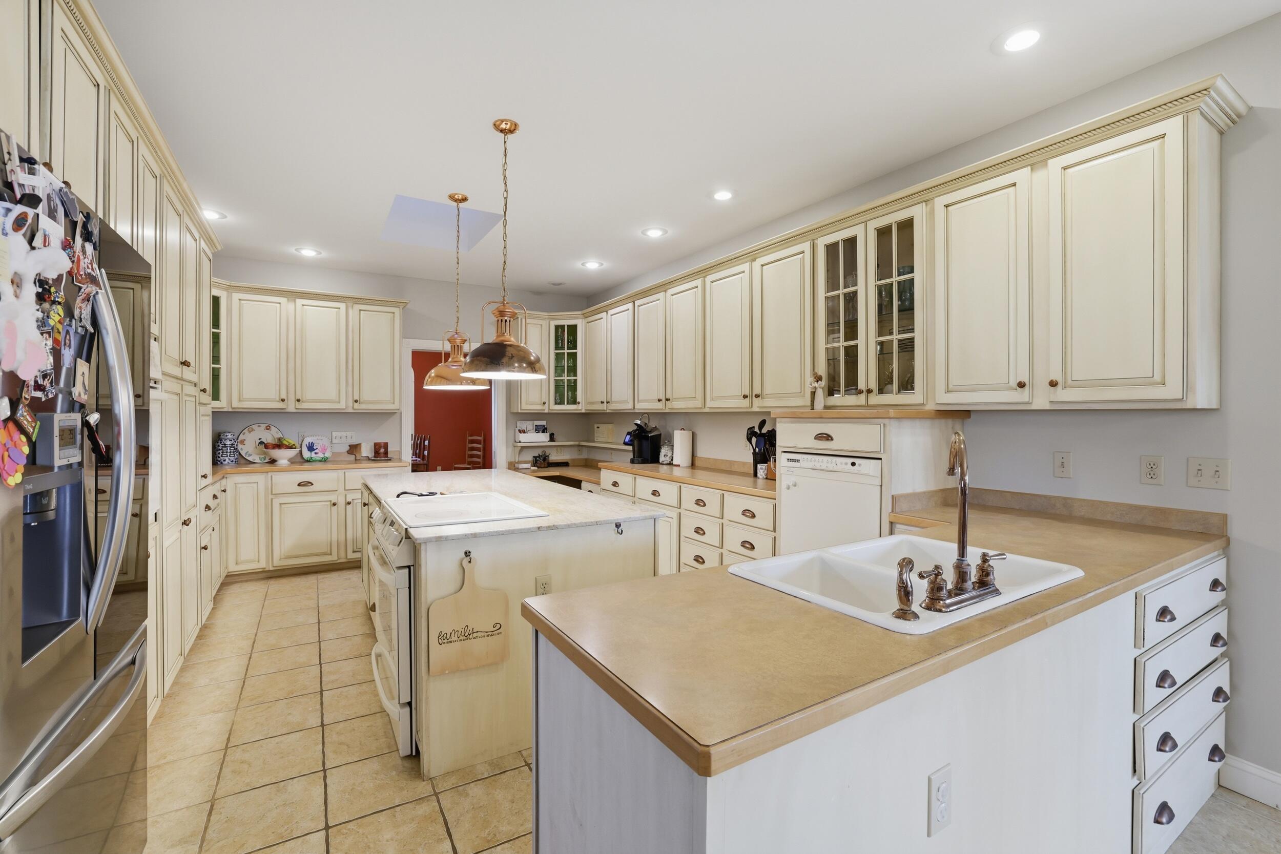 120 Old Pond Way Property Photo 10