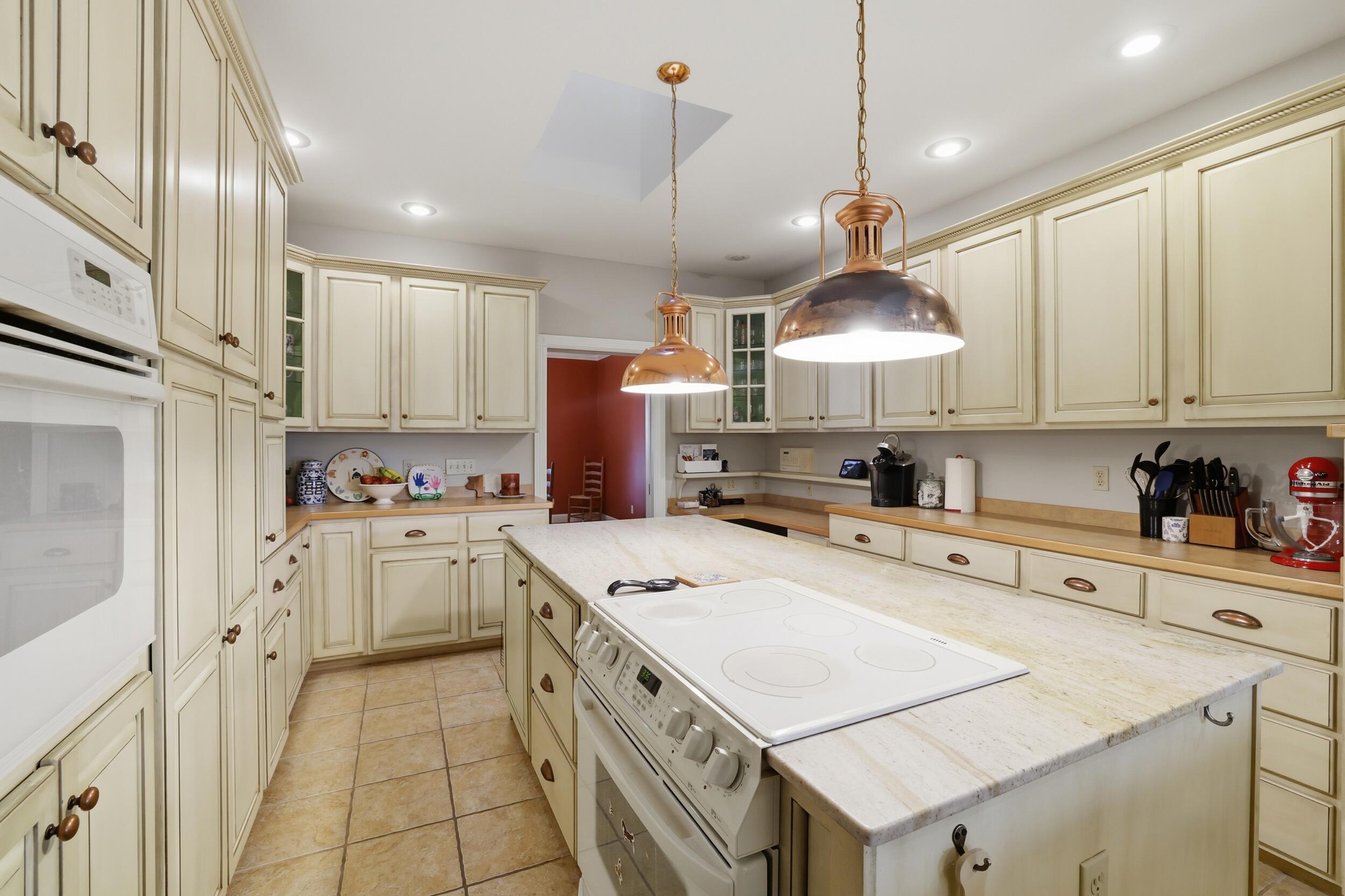 120 Old Pond Way Property Photo 11