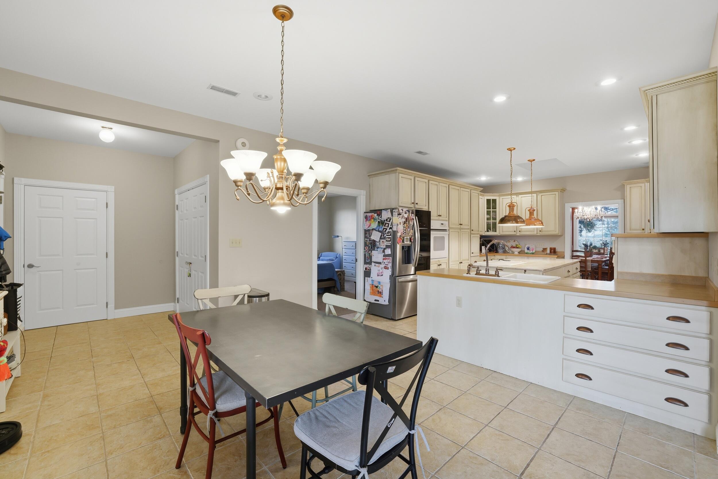 120 Old Pond Way Property Photo 14