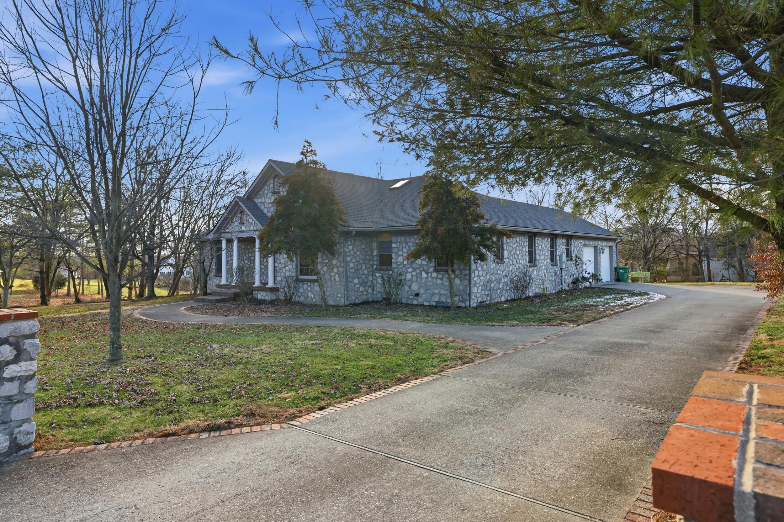 120 Old Pond Way Property Photo 43