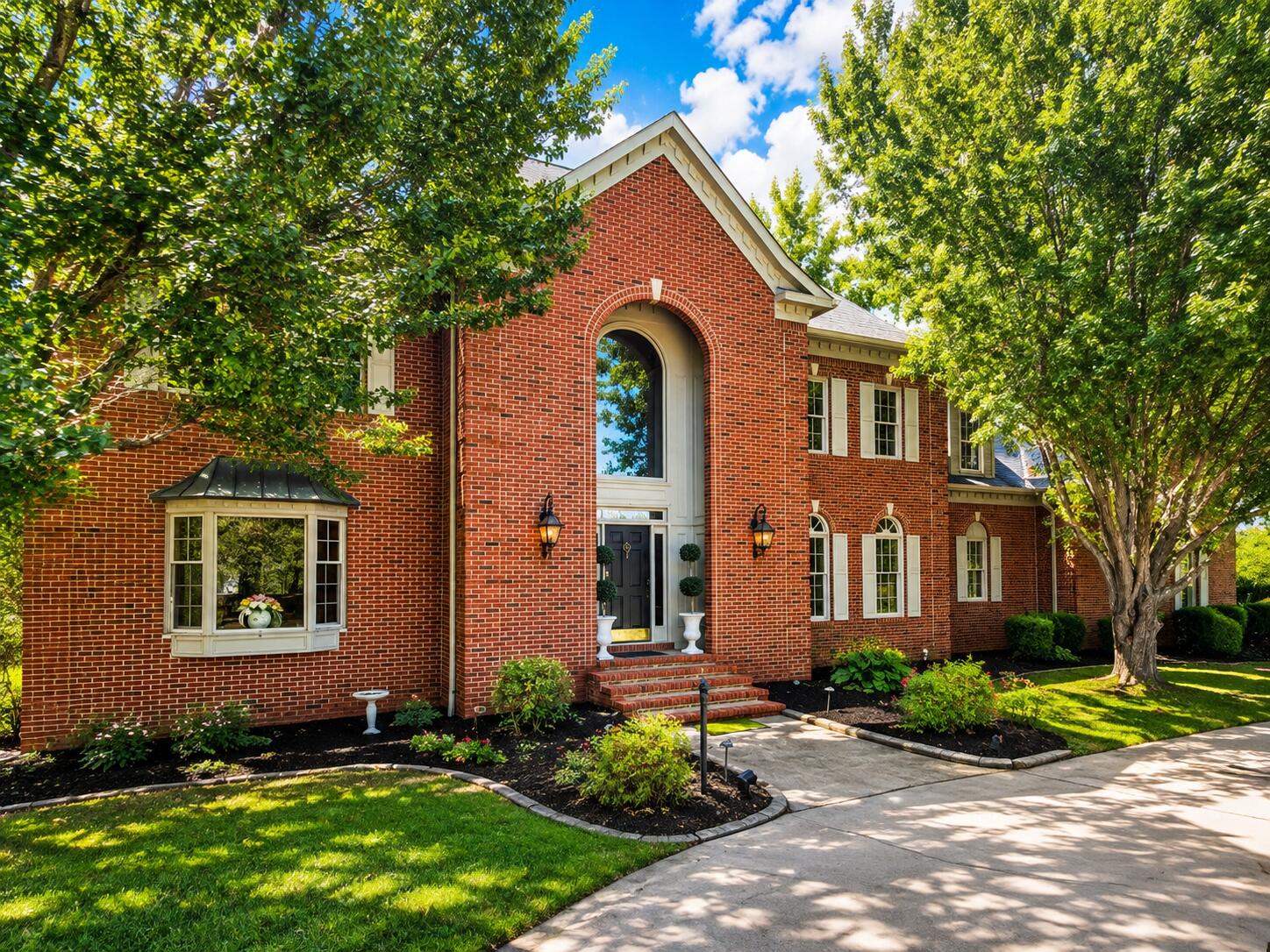 484 Woods Edge Drive Property Photo 1