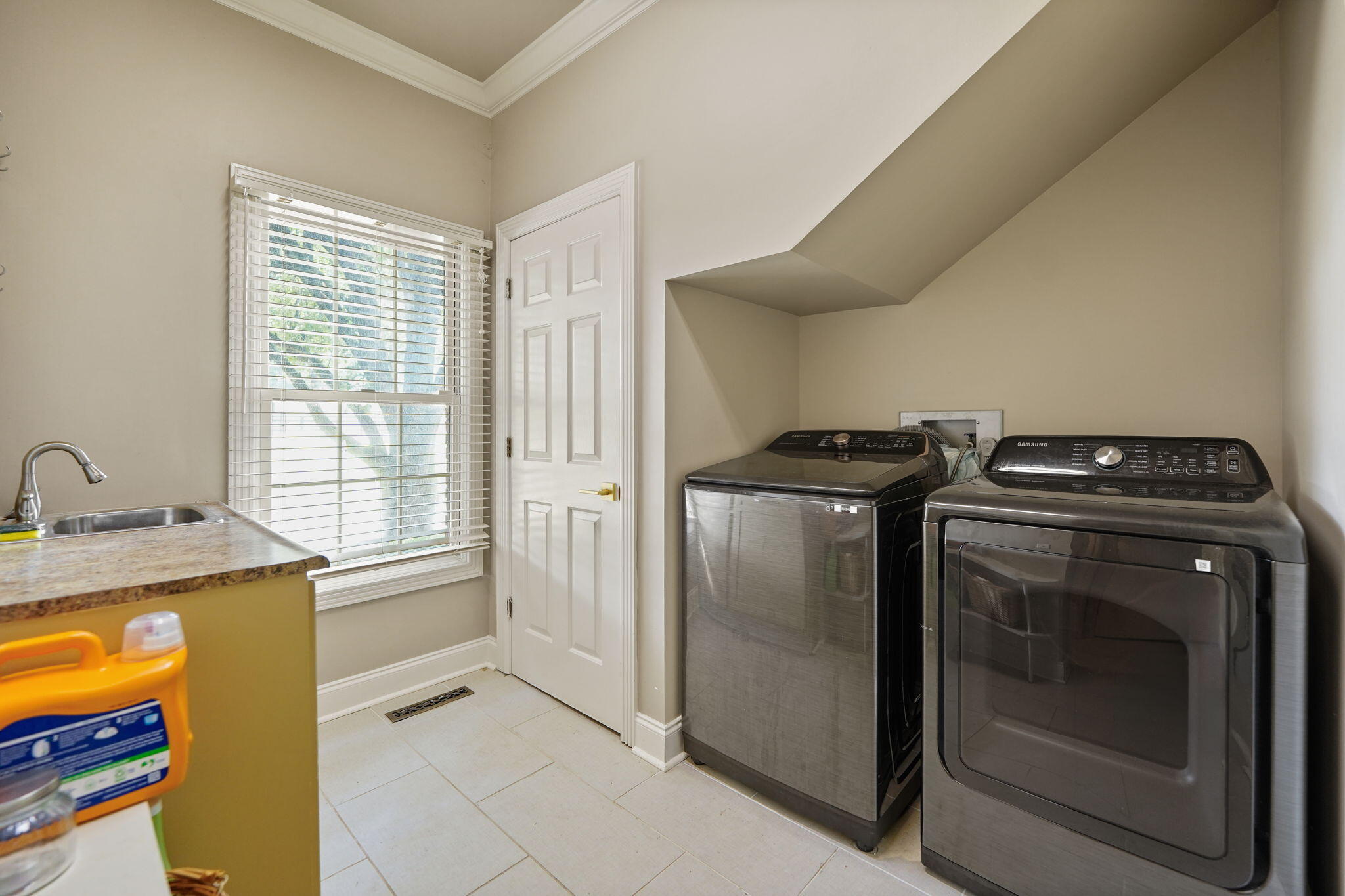 484 Woods Edge Drive Property Photo 38