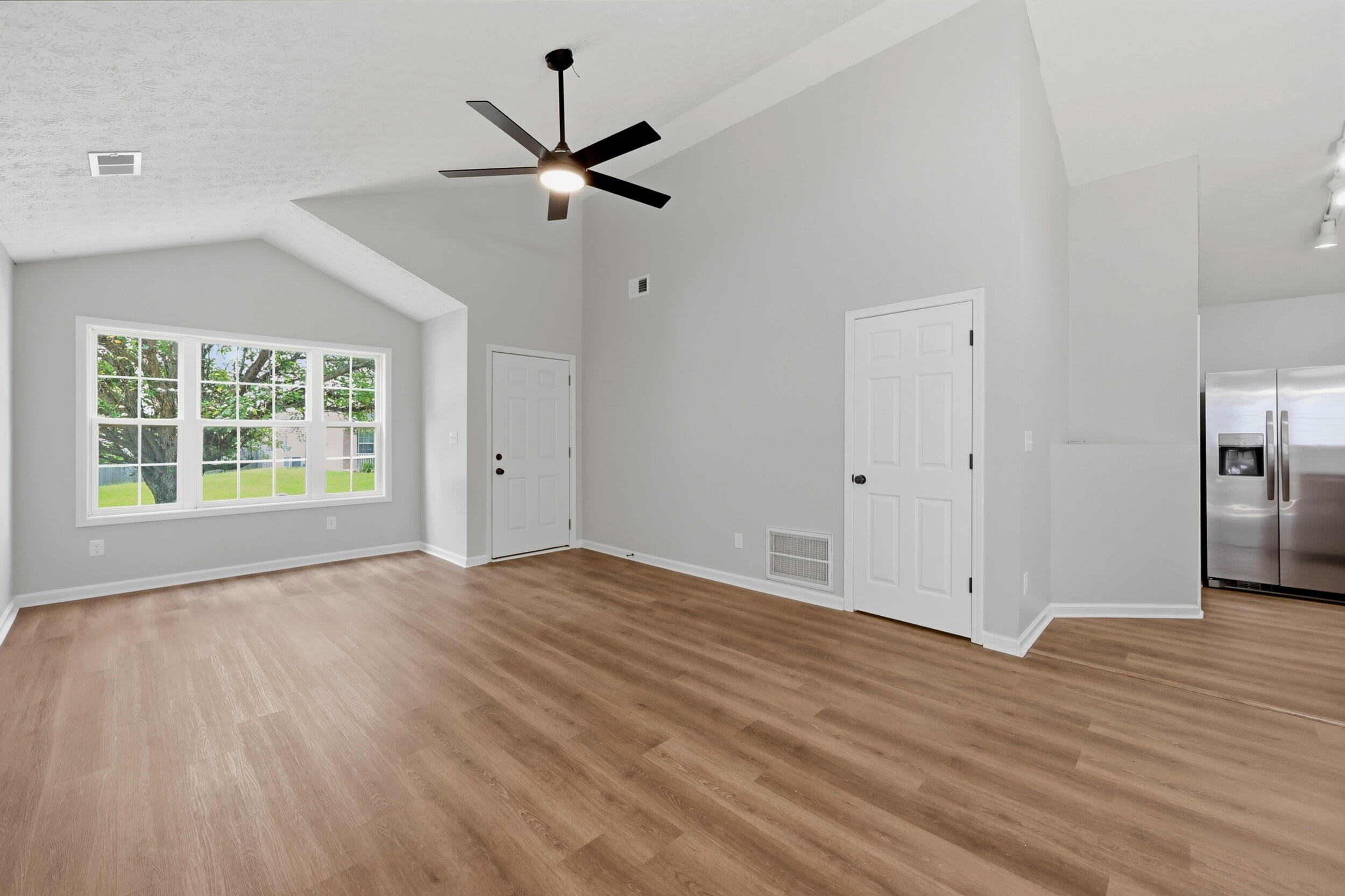 208 Timberwood Trace Property Photo 2