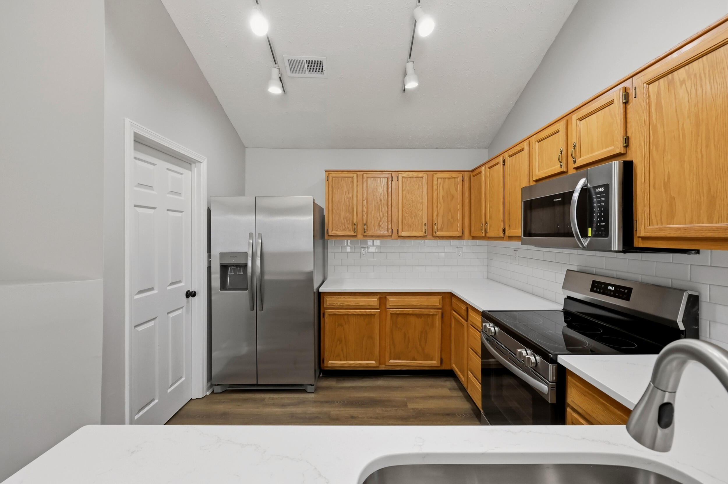 208 Timberwood Trace Property Photo 3