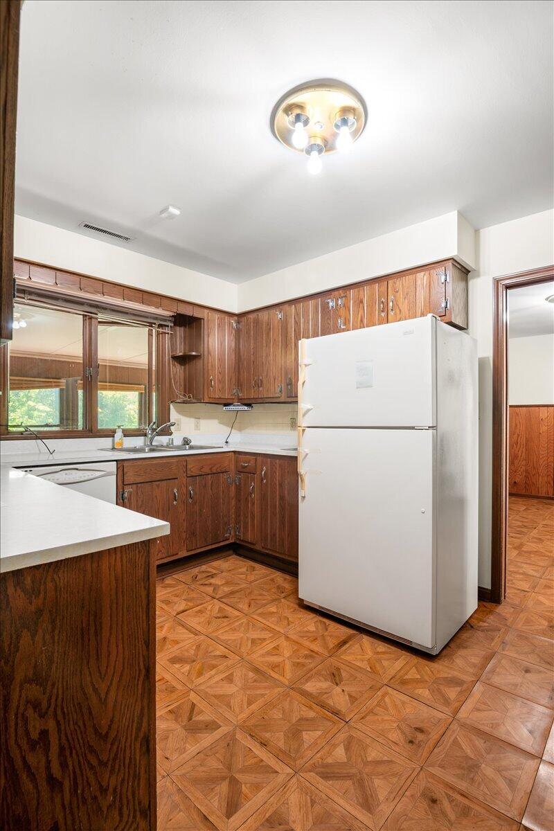 98 E Wyrick Street Property Photo 19