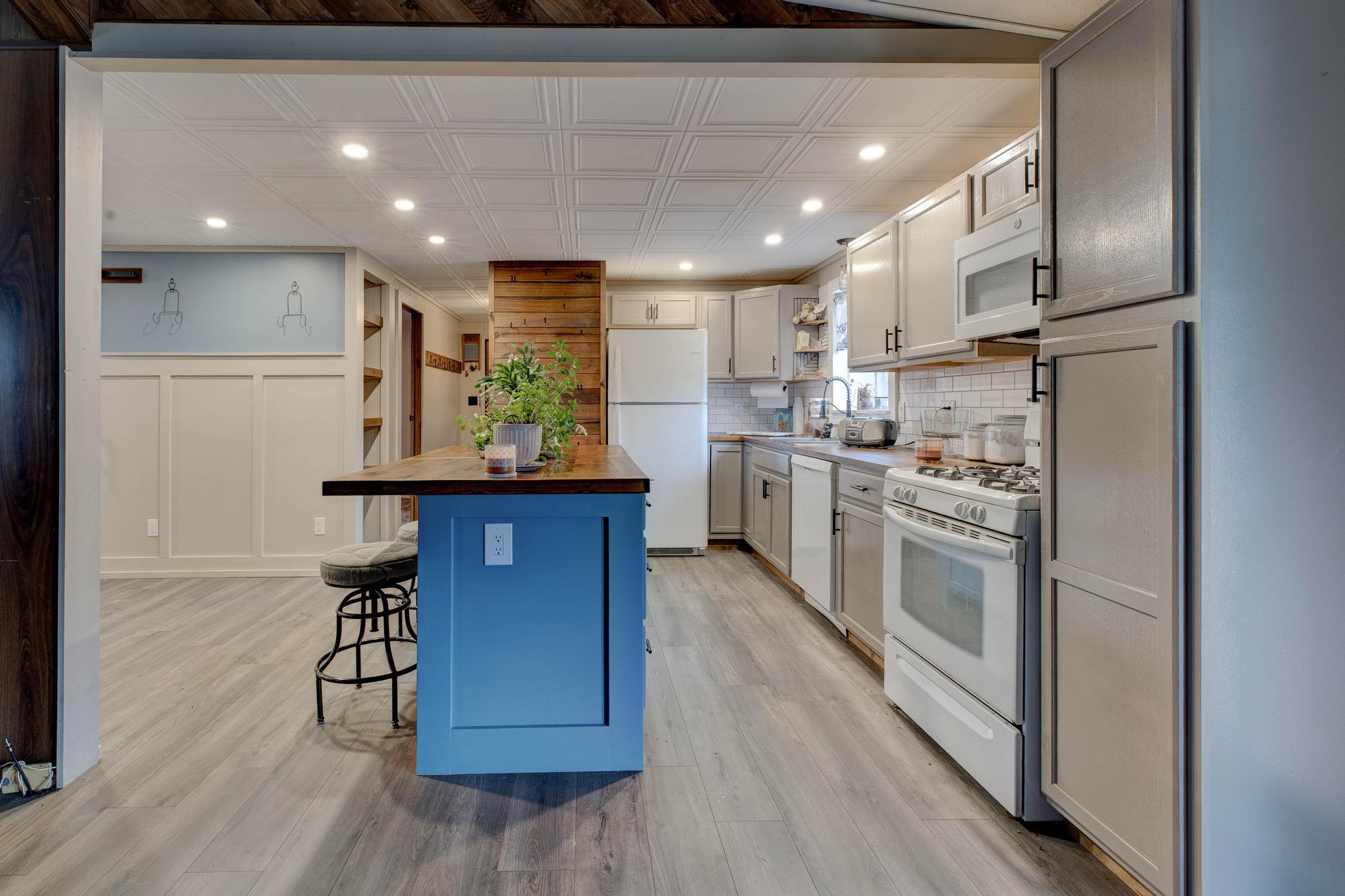 8340 Levee Road Property Photo 13