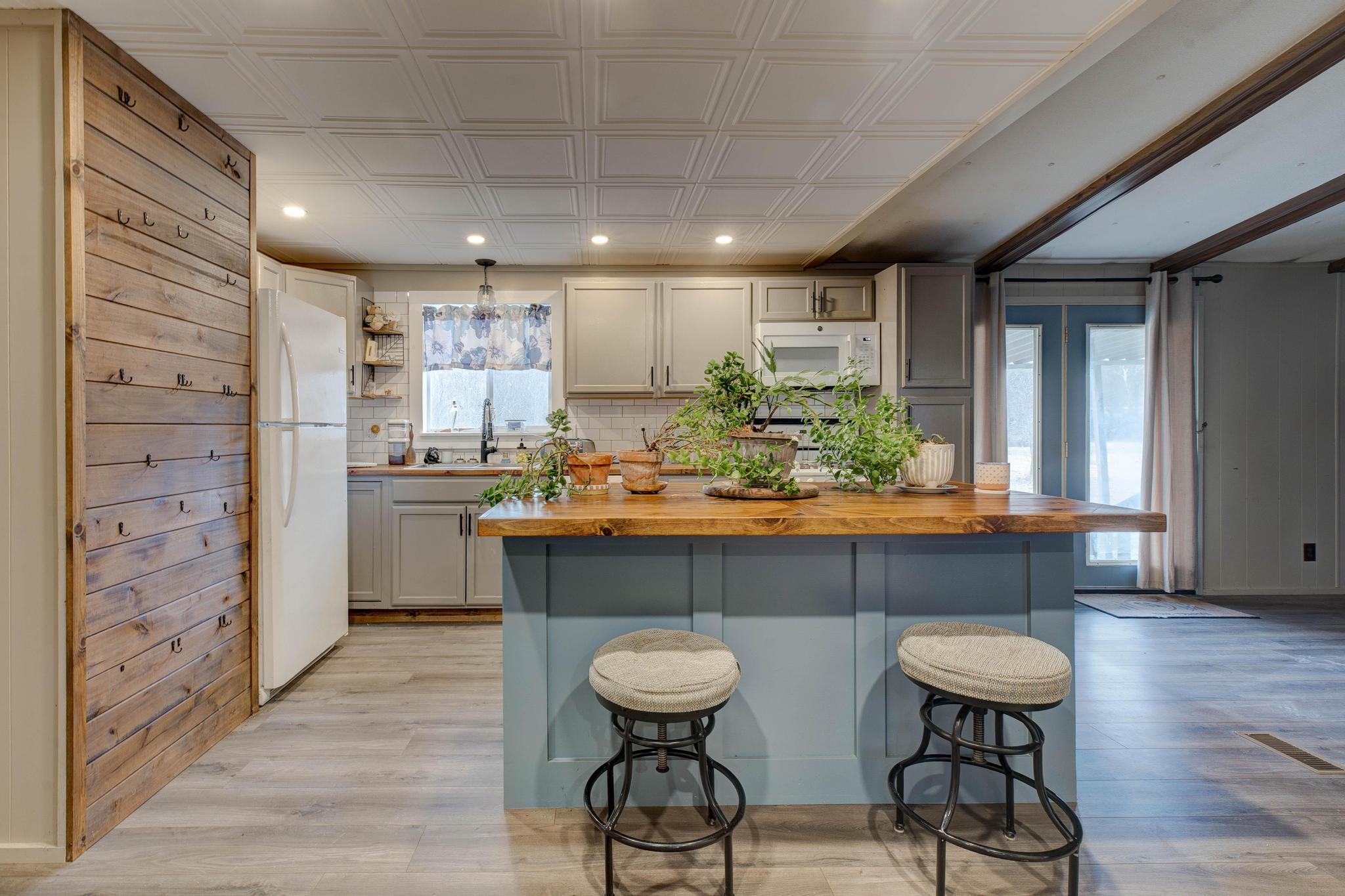 8340 Levee Road Property Photo 14