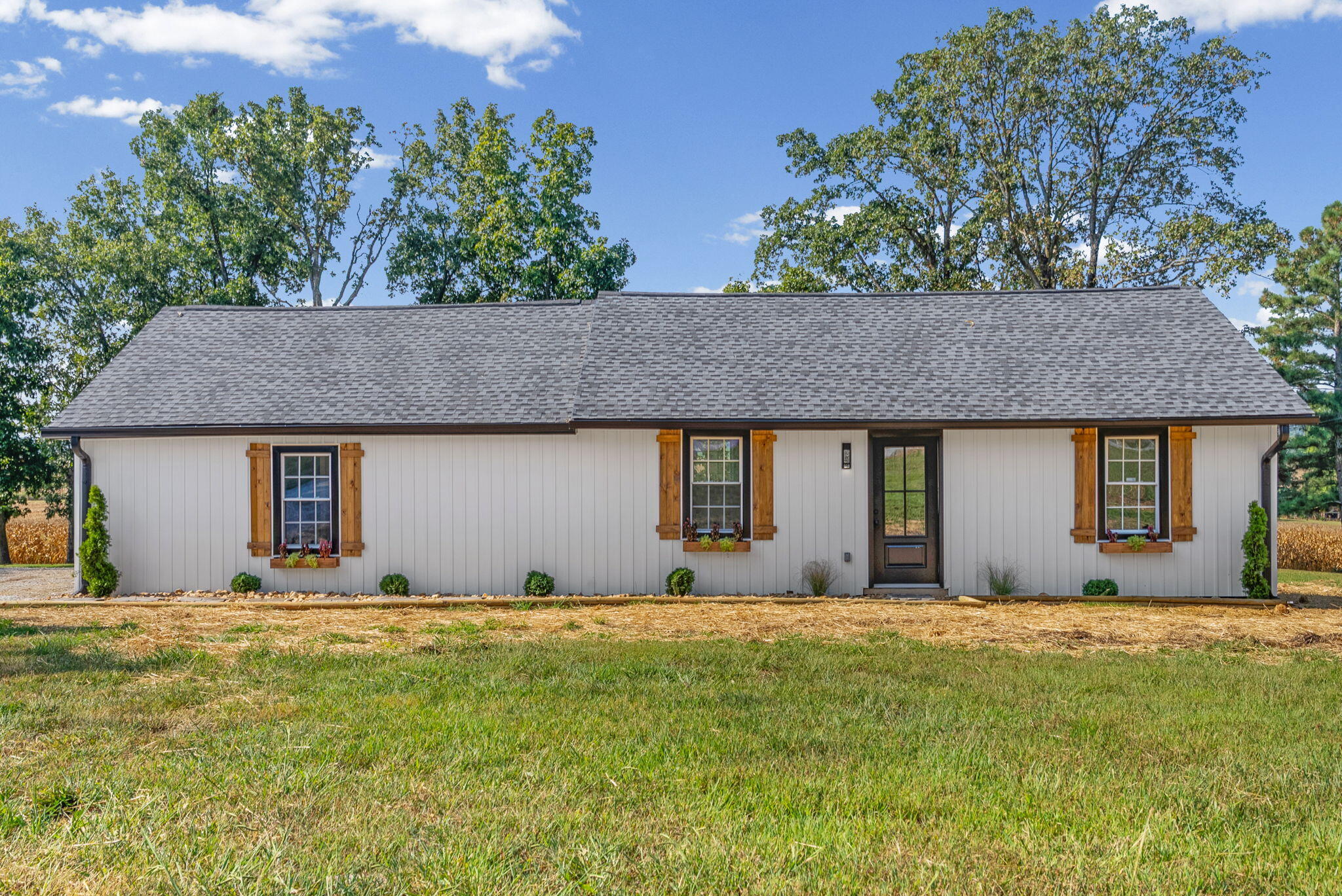 8285 Pilot Rock Road Property Photo 2