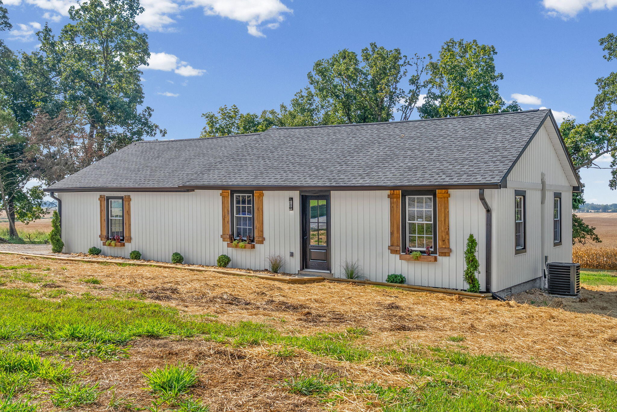 8285 Pilot Rock Road Property Photo 4