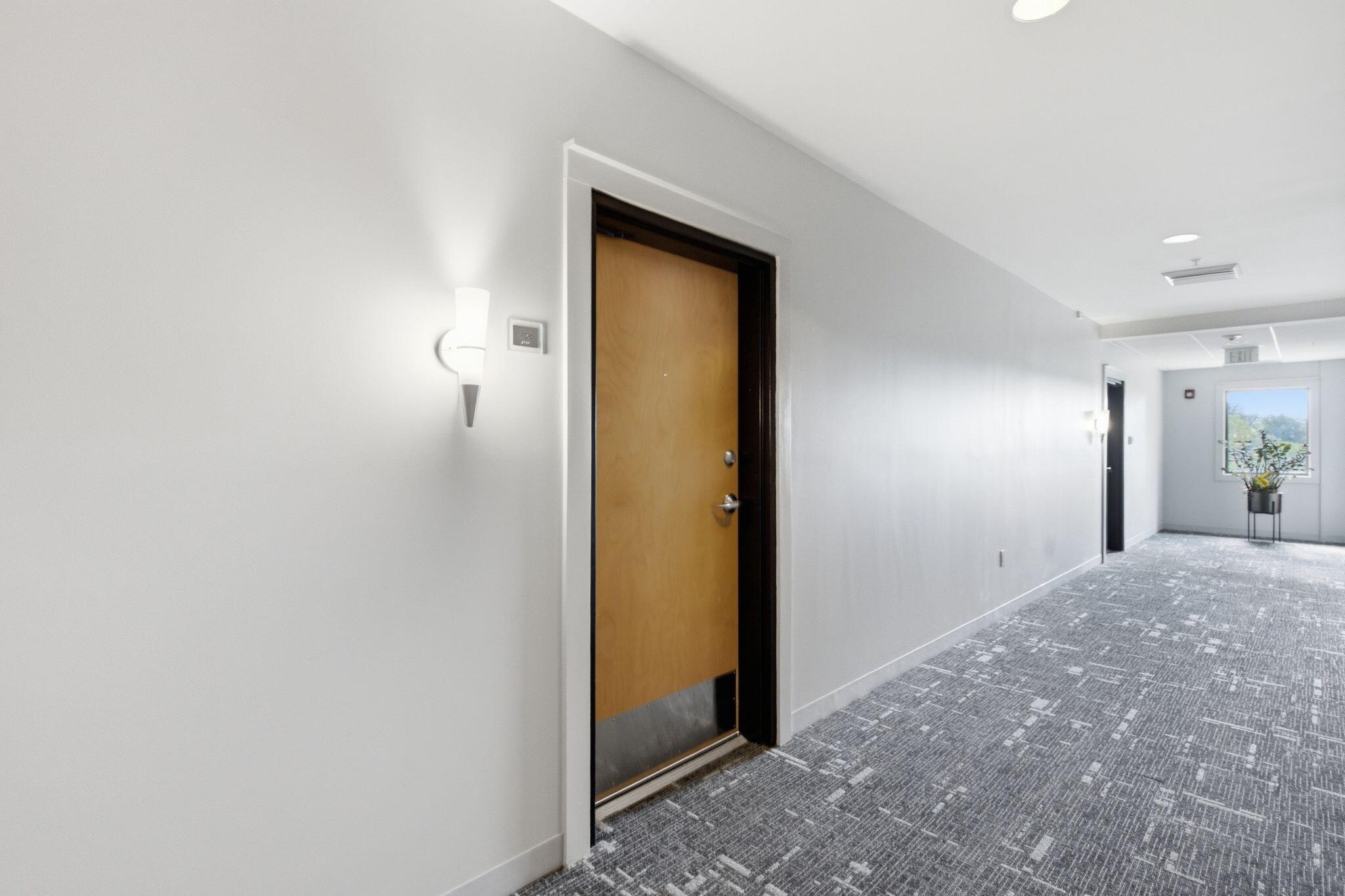 350 E Short Street 406 Property Photo 4