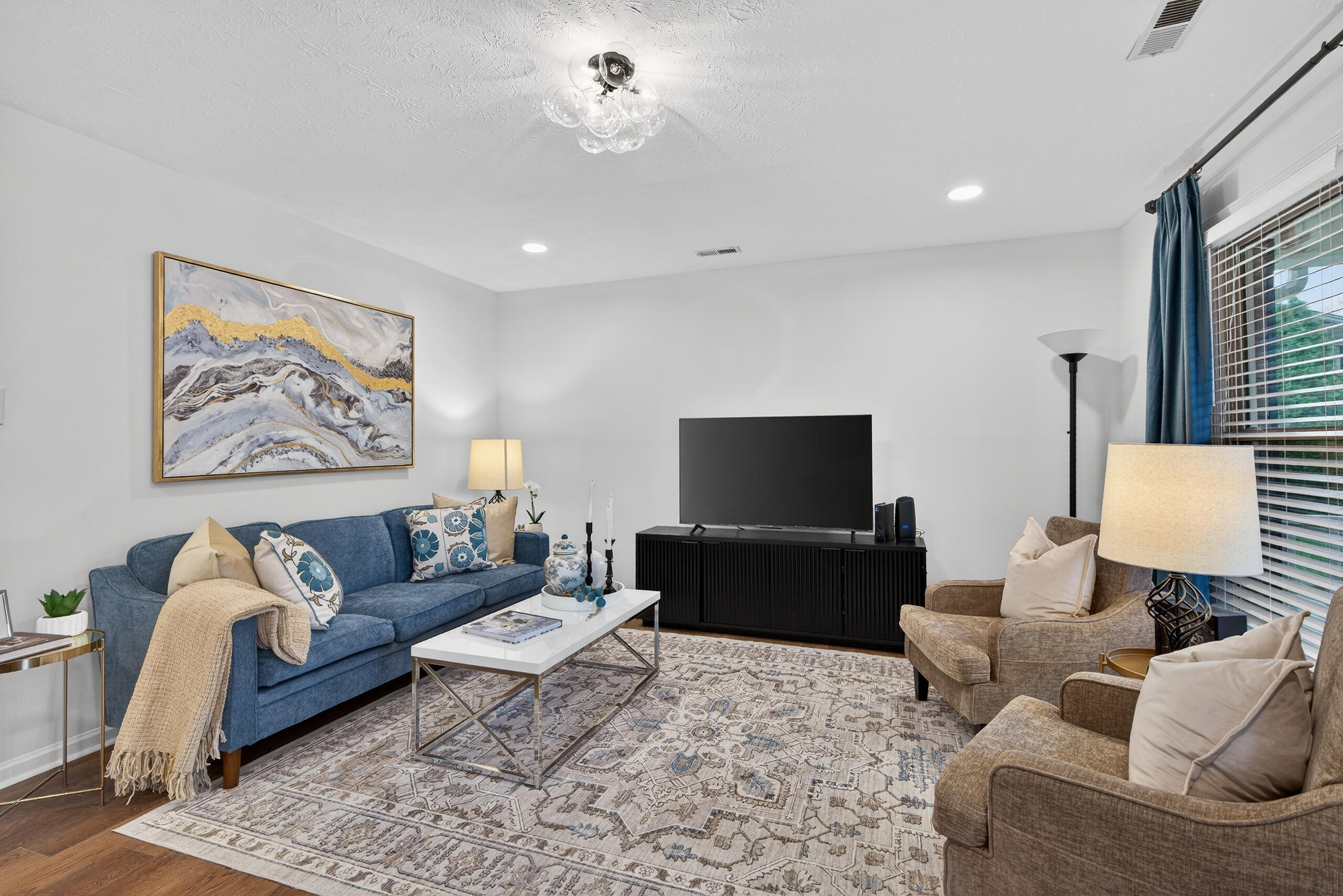 1101 Kalone Way Property Photo 5