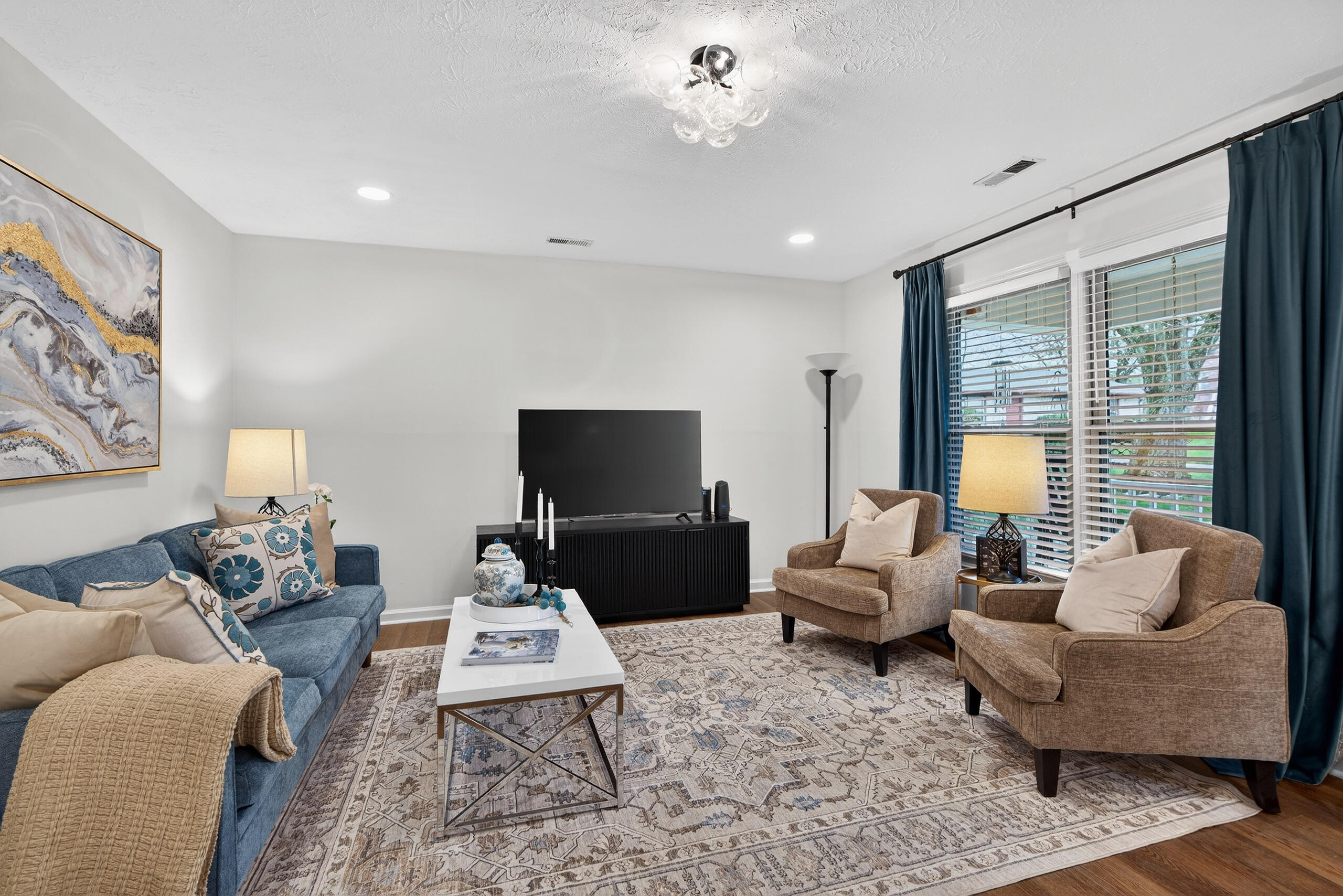 1101 Kalone Way Property Photo 6