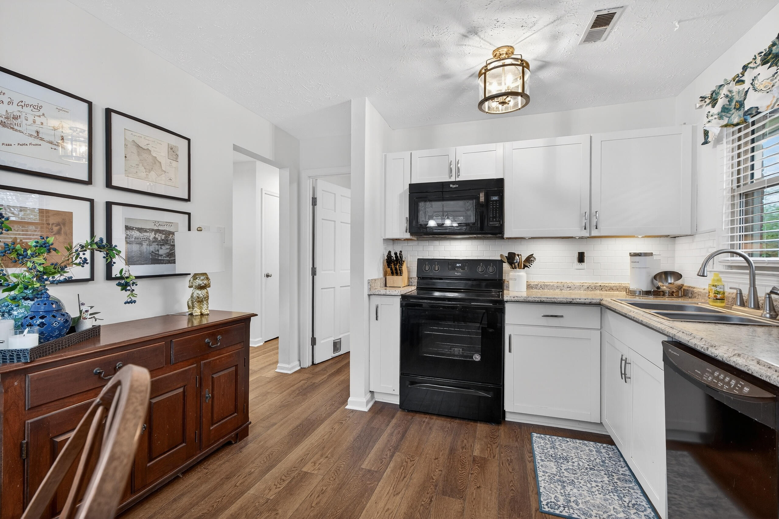 1101 Kalone Way Property Photo 10