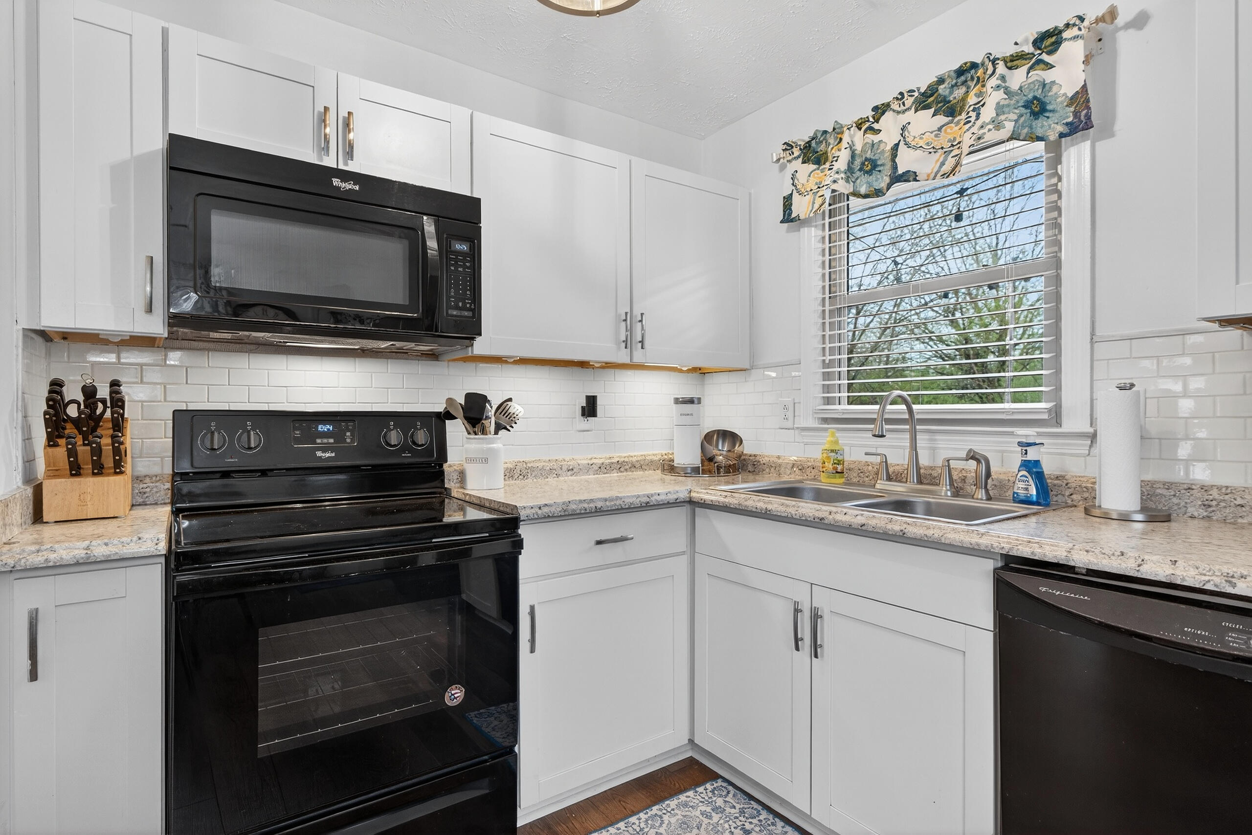 1101 Kalone Way Property Photo 11