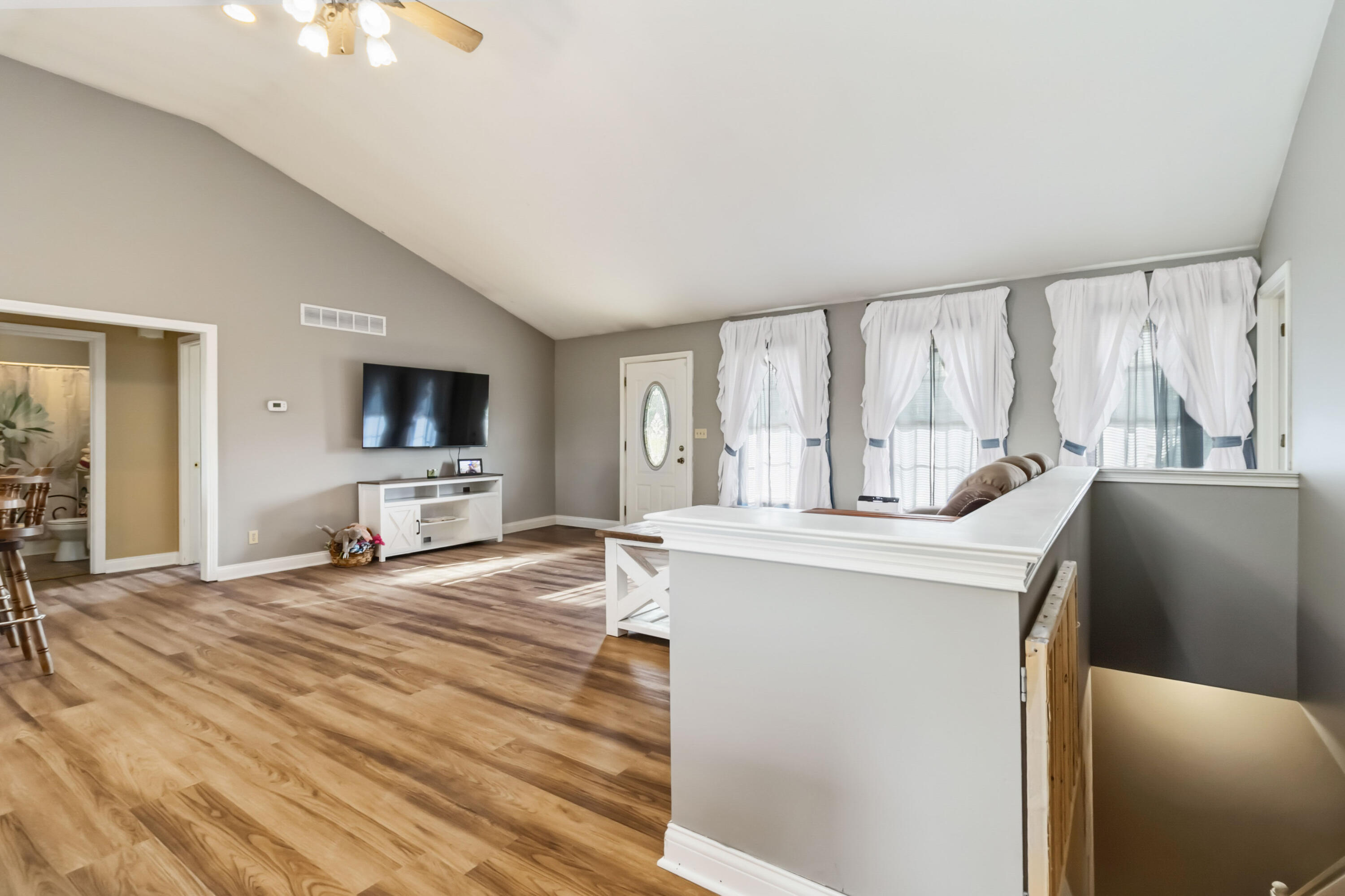 415 Country Drive Property Photo 8