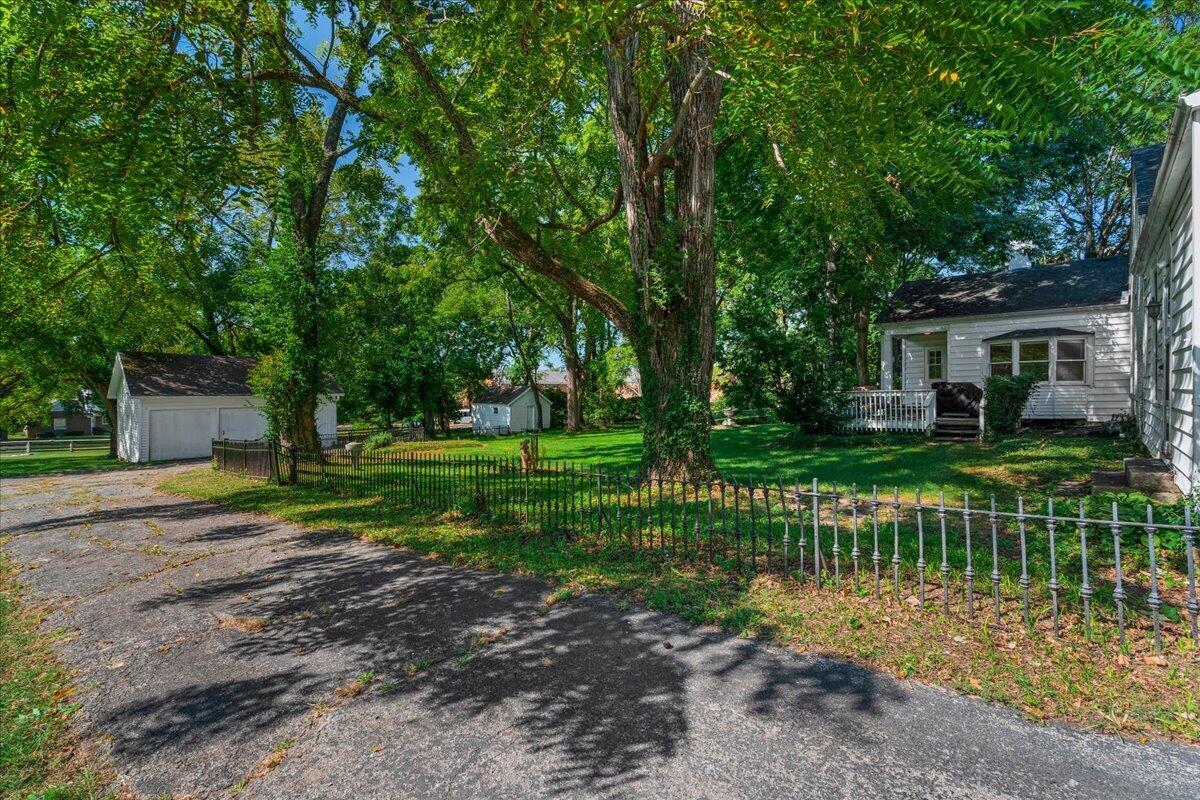 416 E Main Street Property Photo 61
