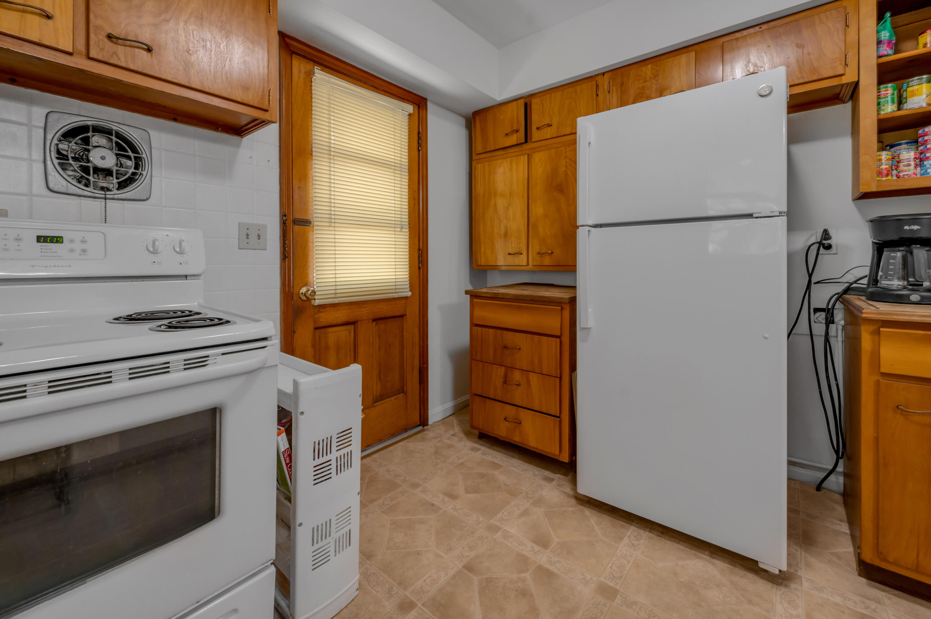 2453 Eastway Drive Property Photo 10