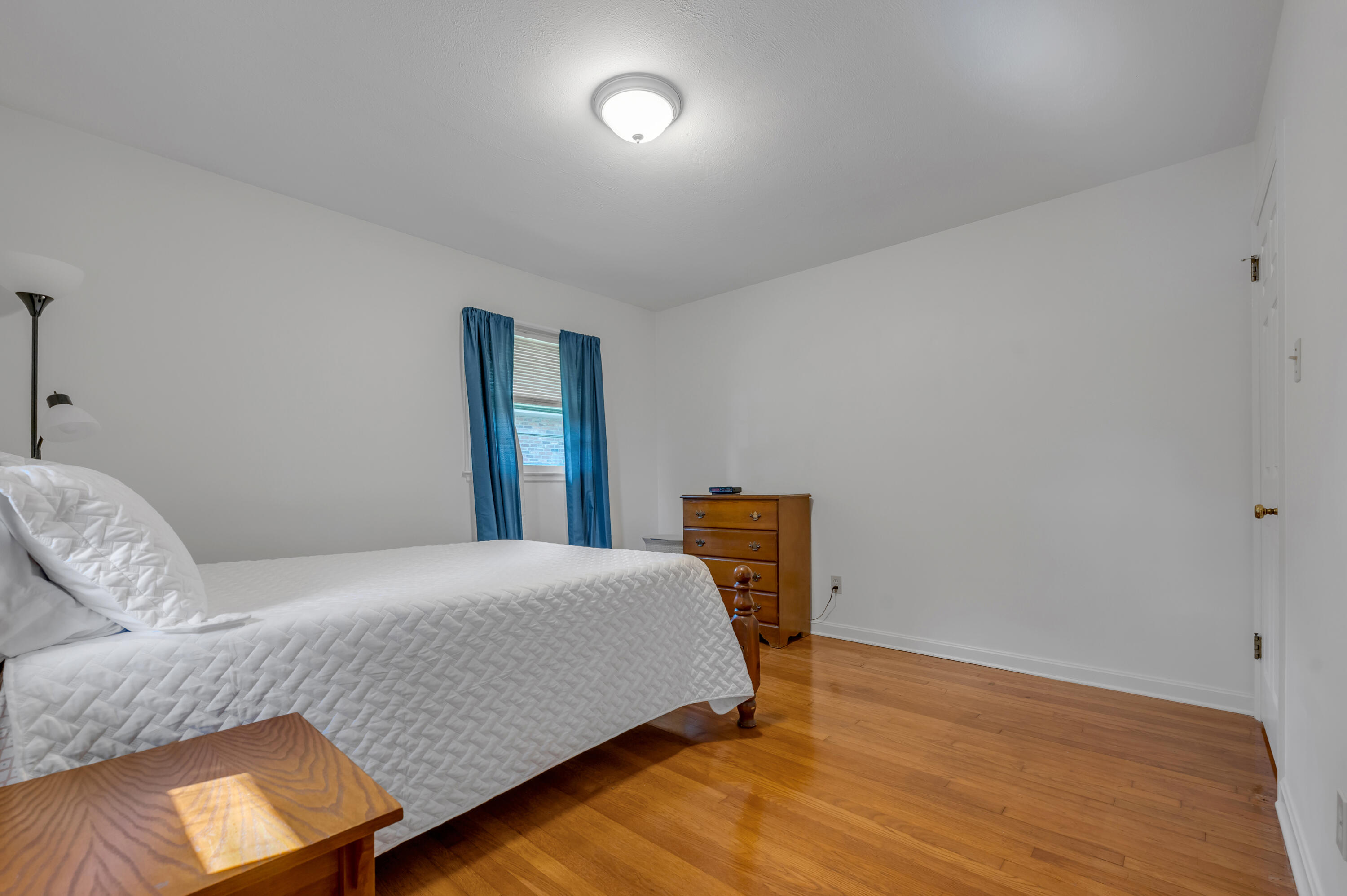 2453 Eastway Drive Property Photo 20
