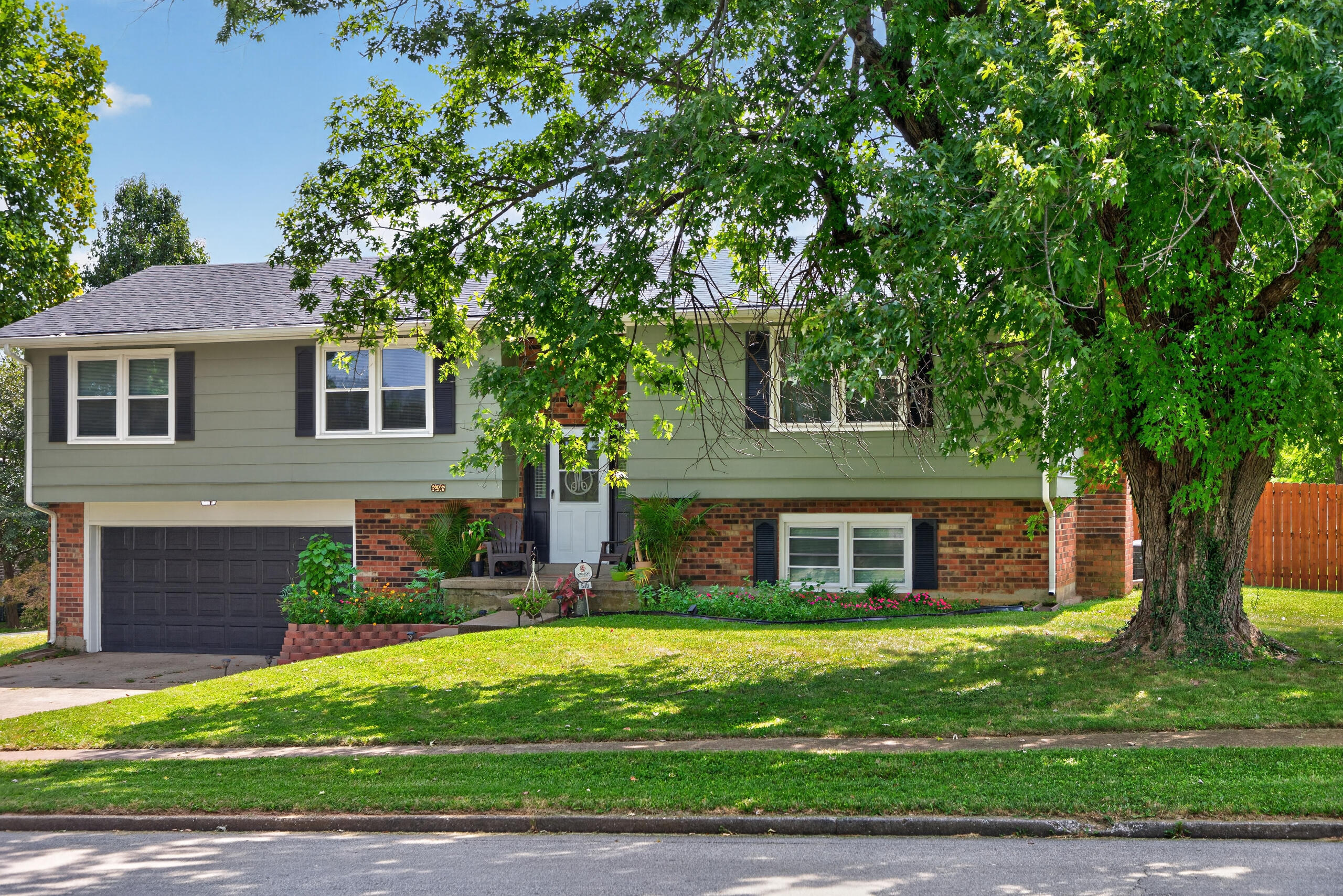 636 Squires Road Property Photo 2