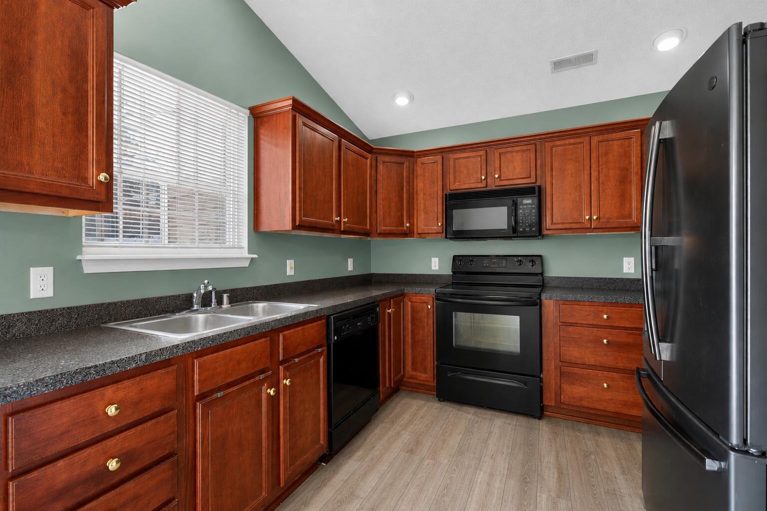 108 Richfields Avenue Property Photo 8